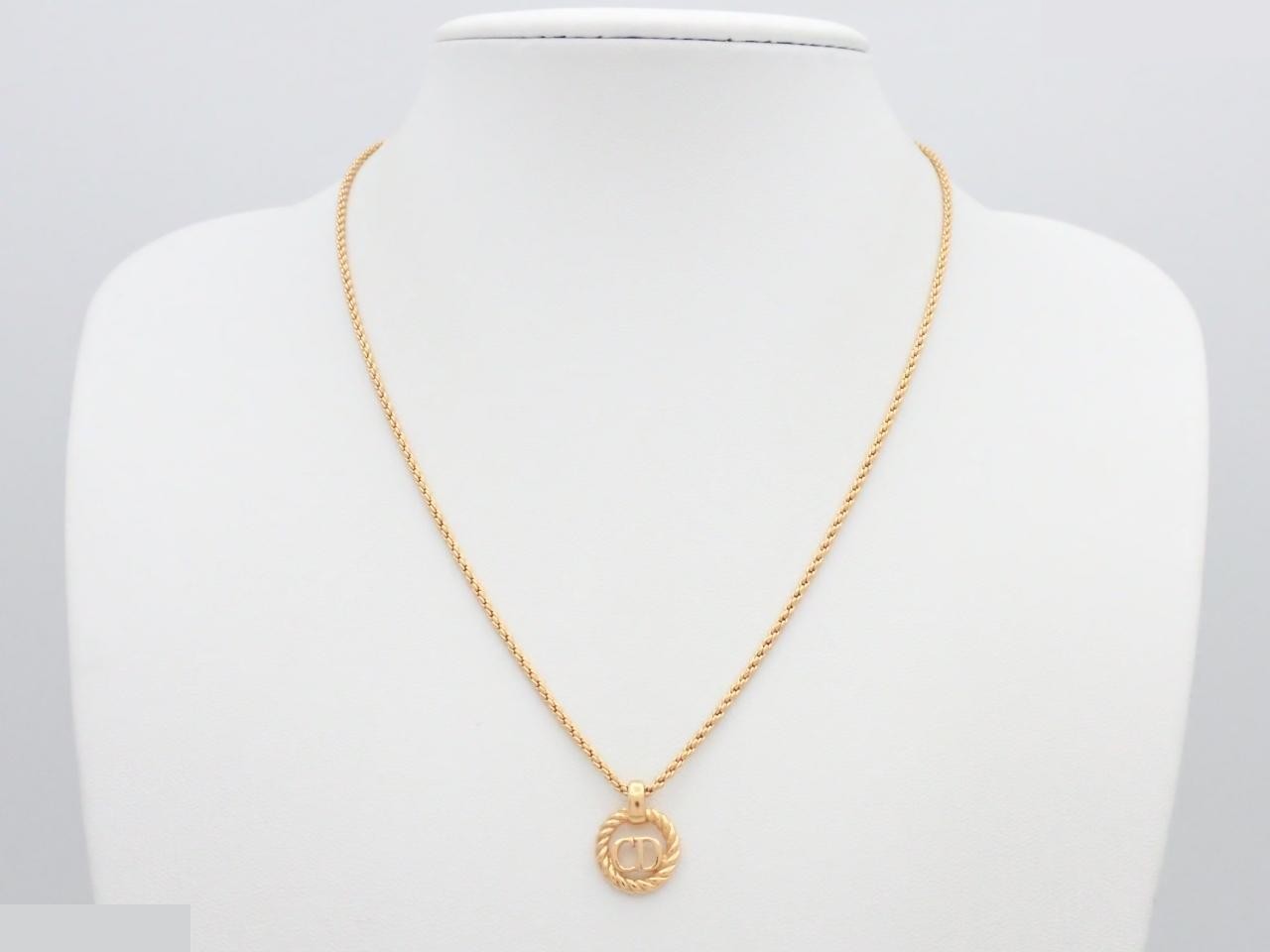 CD logo, other lines, precious metals/necklaces — view 3