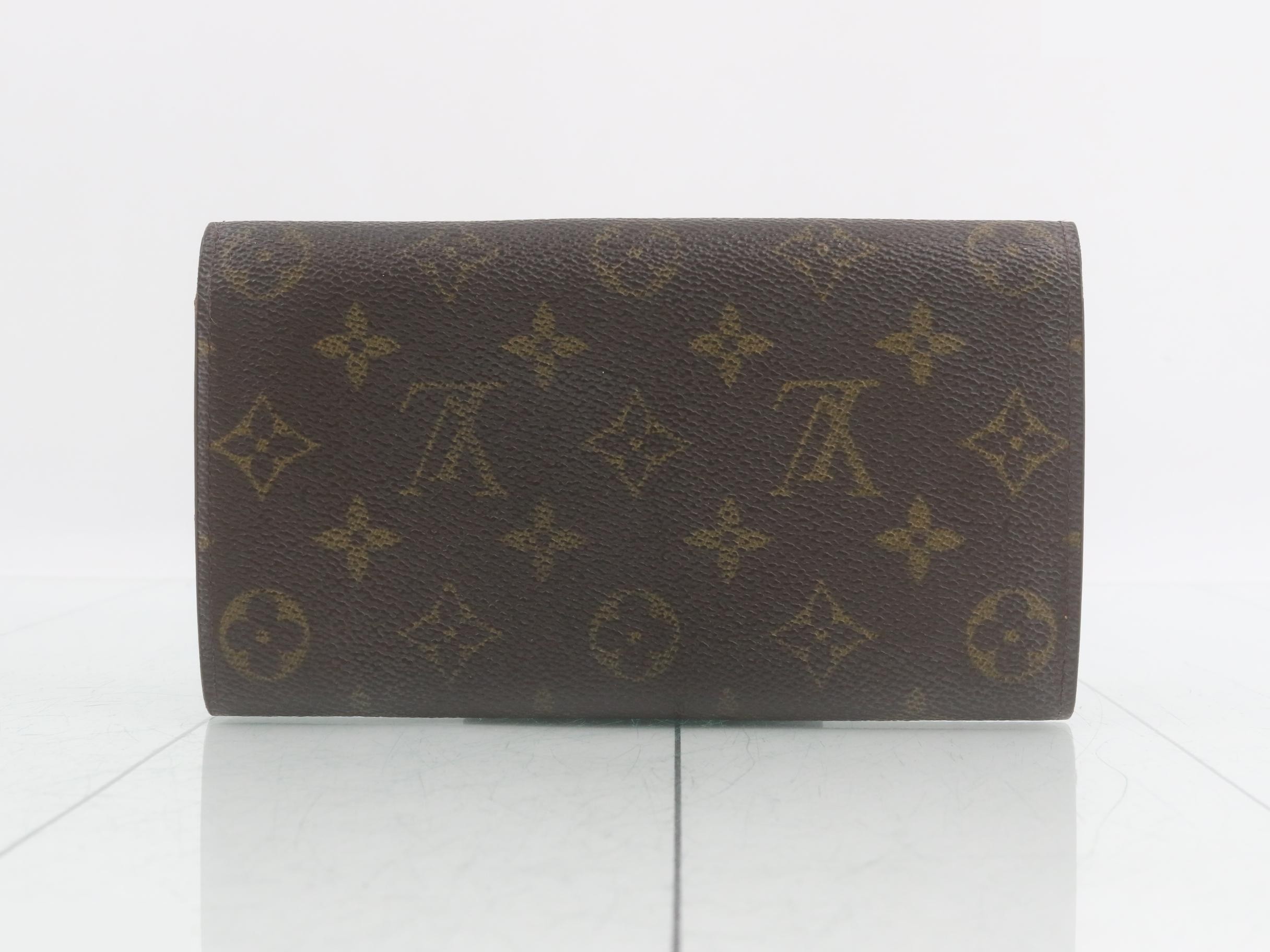 wallet — view 2