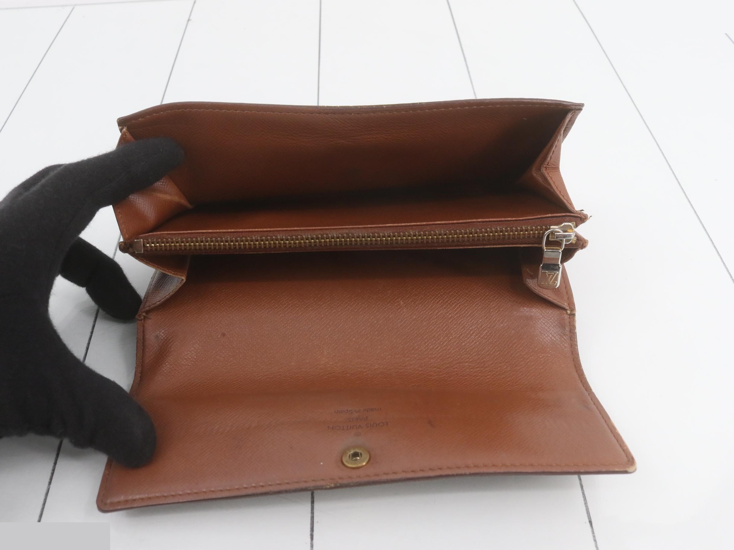 wallet — view 4