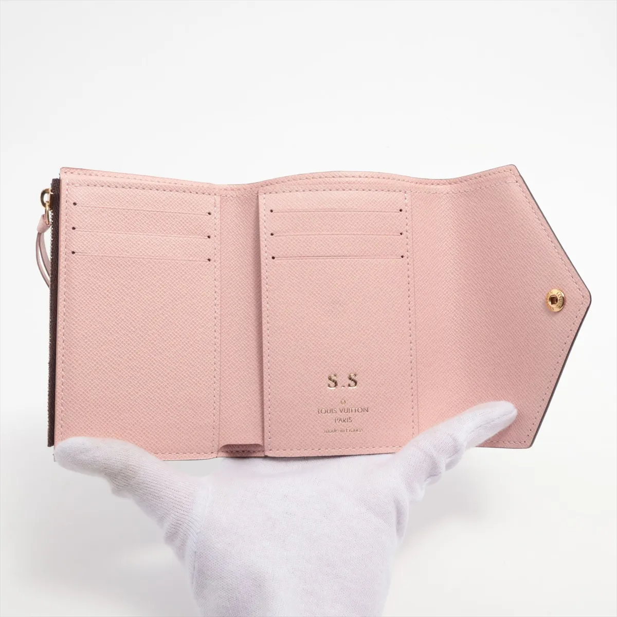 Monogram Portefeuille Victorine M62360 SF5109 Rose Ballerine Compact Wallet with Initial — view 4