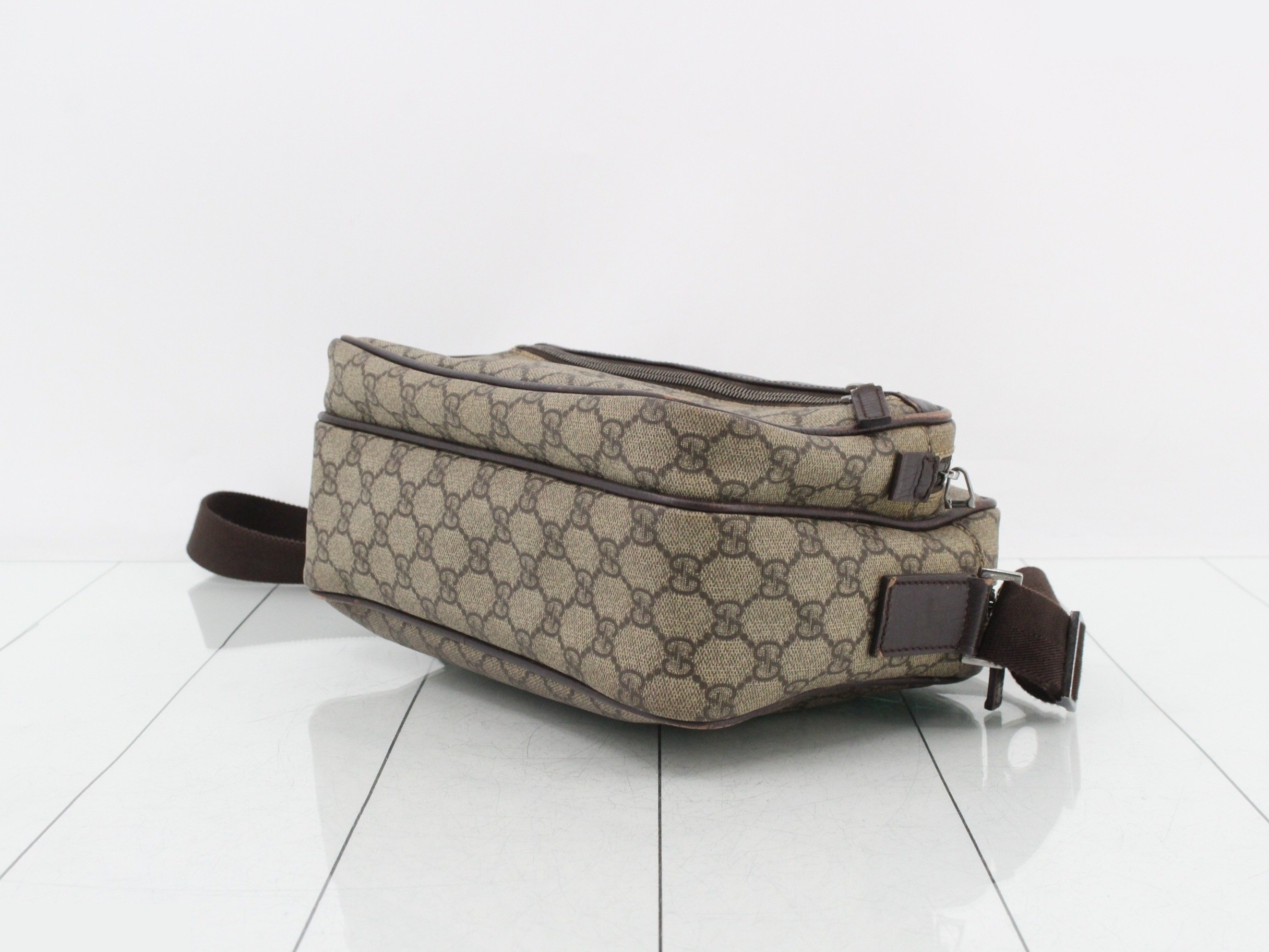 GG Supreme Shoulder Bag — view 6
