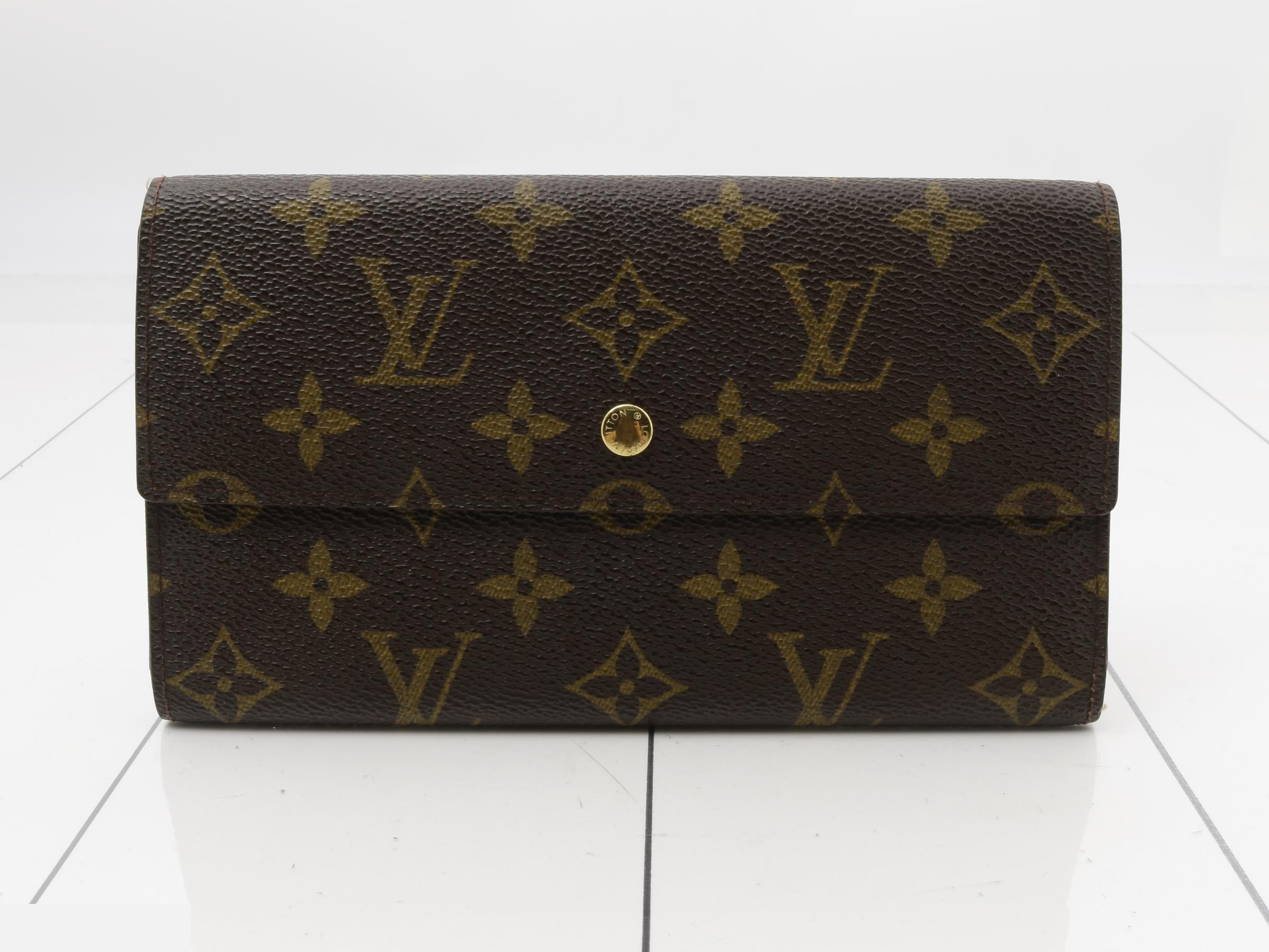 M61215 Porte Tresor International Tri-fold Wallet Monogram