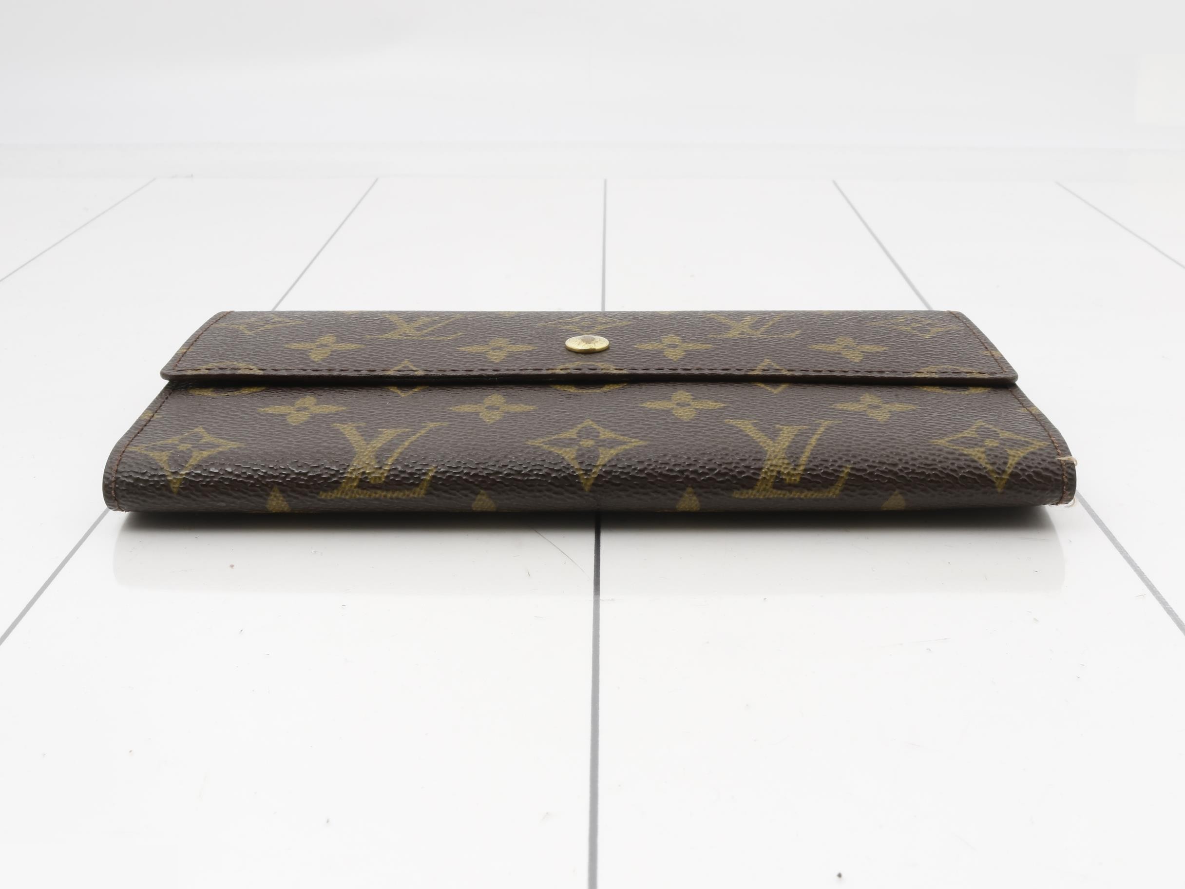 M61215 Porte Tresor International Tri-fold Wallet Monogram — view 3
