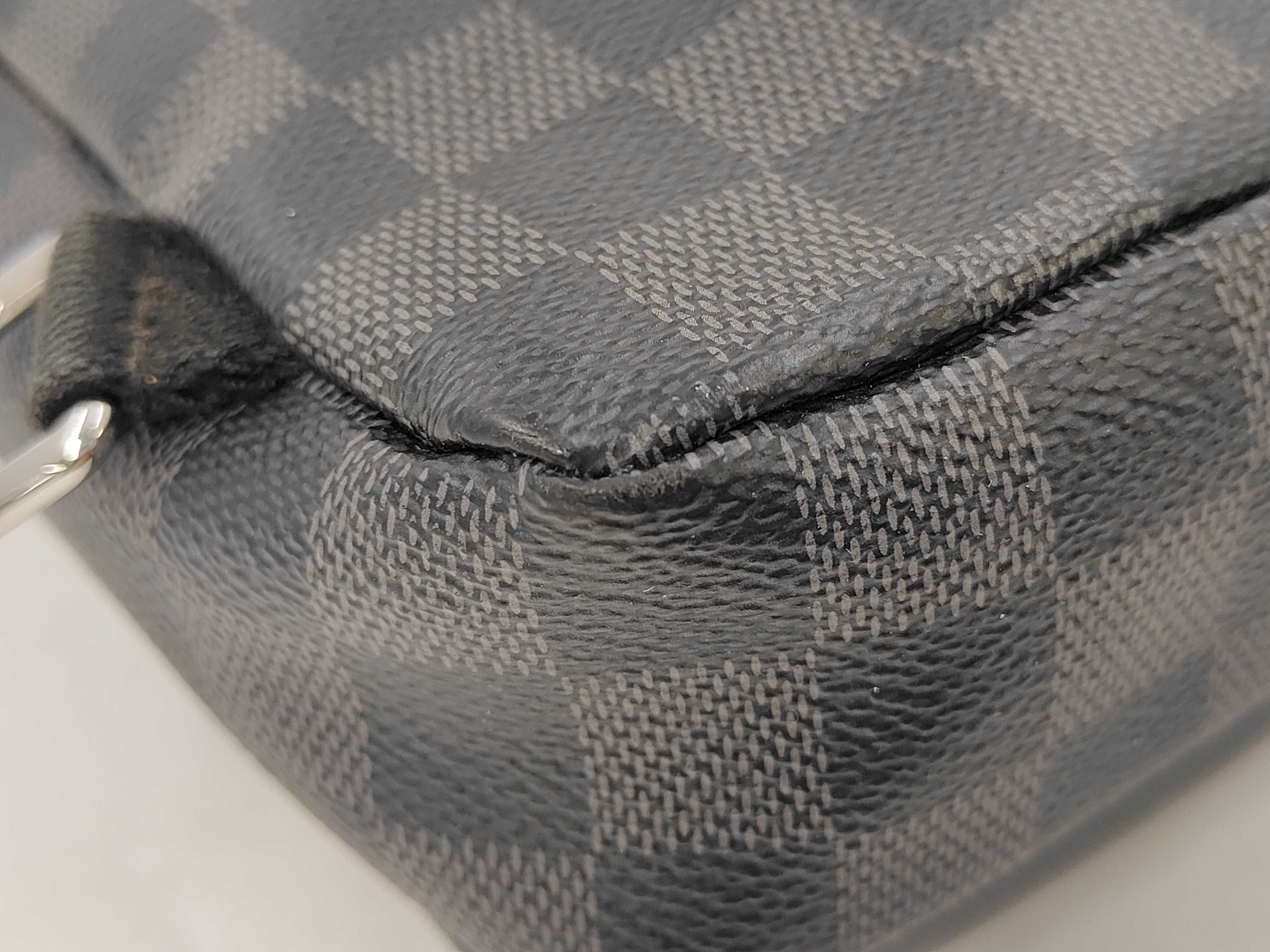 Damier Graphite Avenue Shoulder Bag — view 4