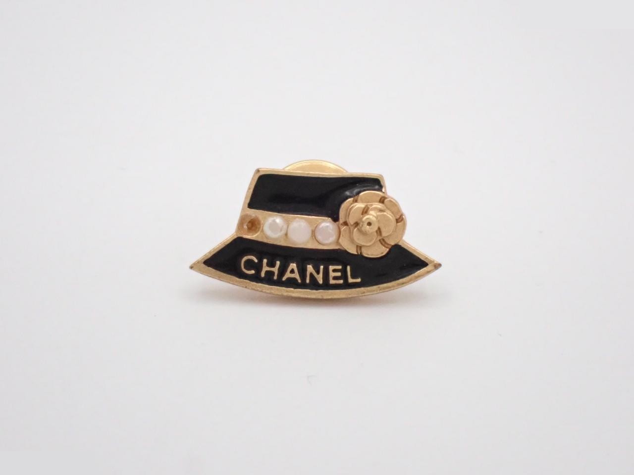02A Hat Pin Brooch