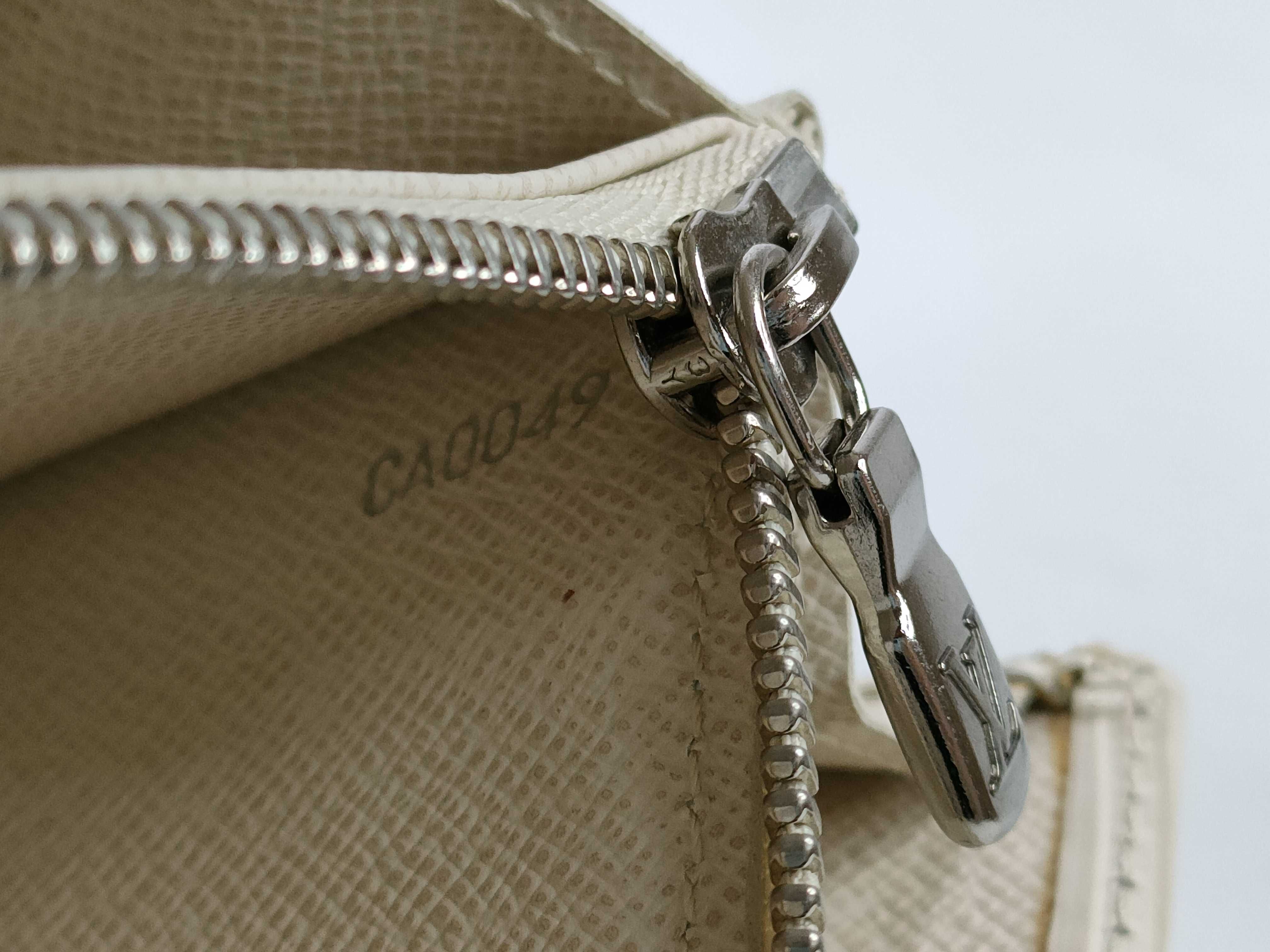 Epi Portefeuille Sarah Ivoire Long Wallet with Initials — view 14