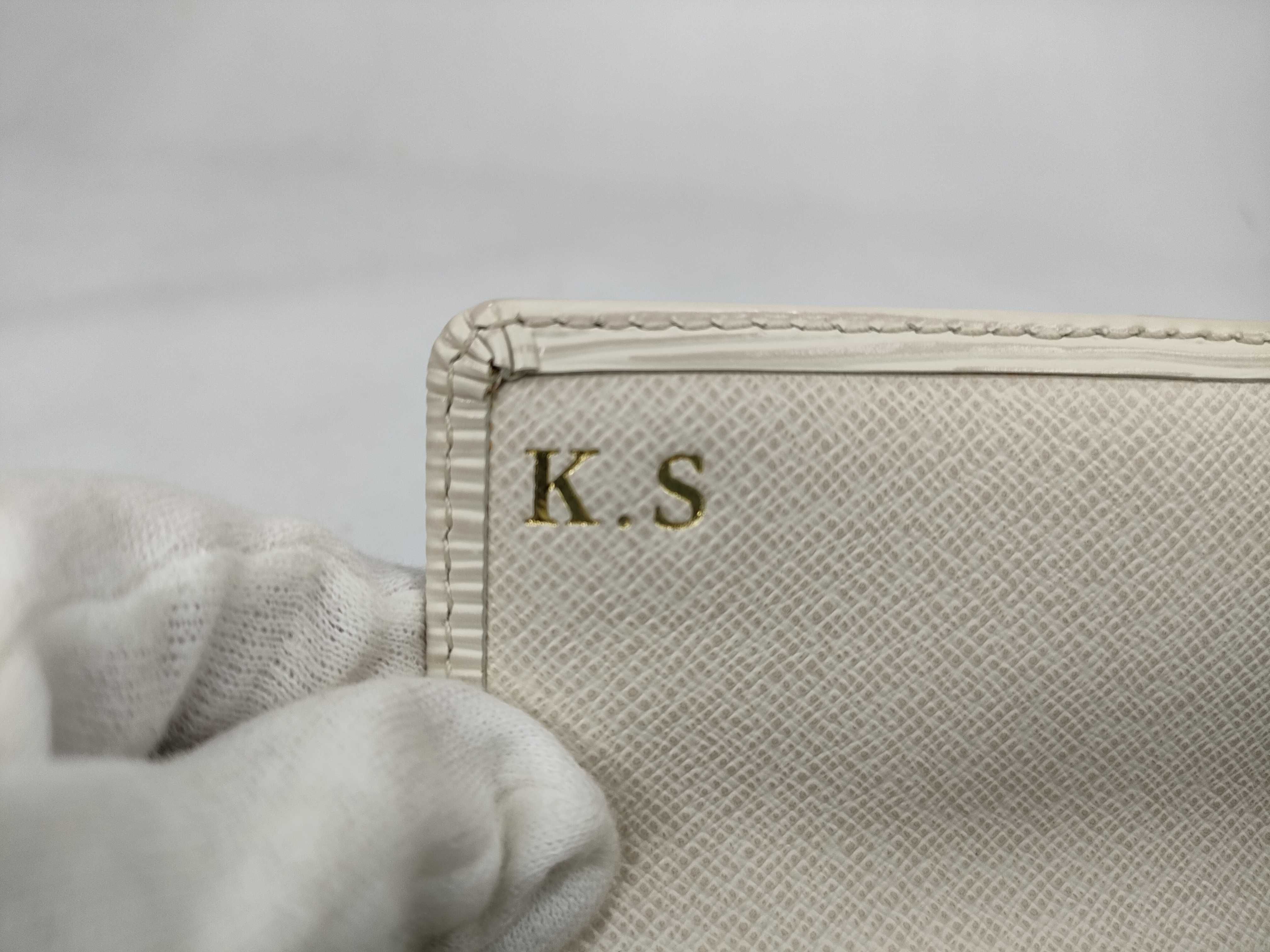 Epi Portefeuille Sarah Ivoire Long Wallet with Initials — view 15