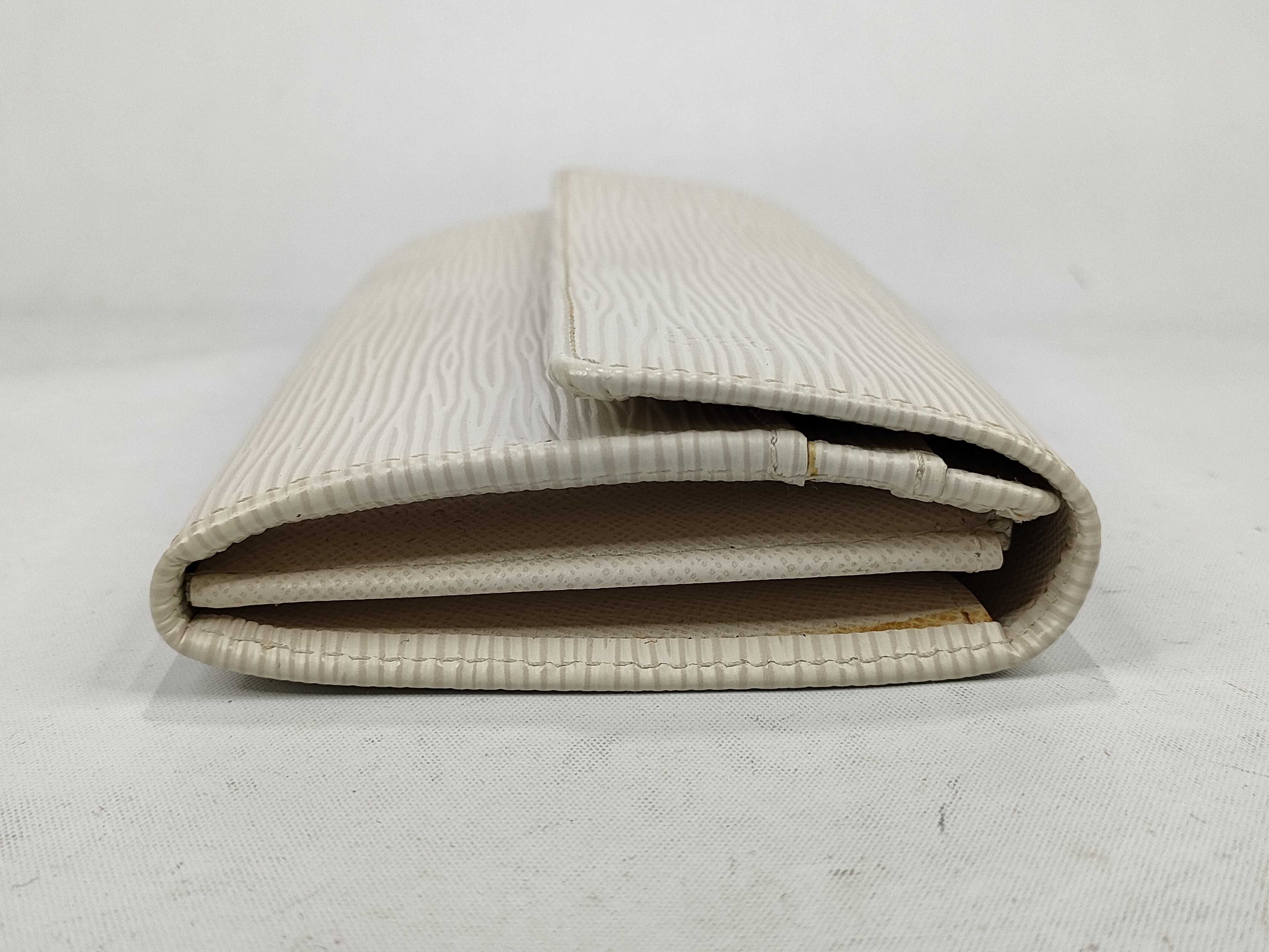 Epi Portefeuille Sarah Ivoire Long Wallet with Initials — view 5