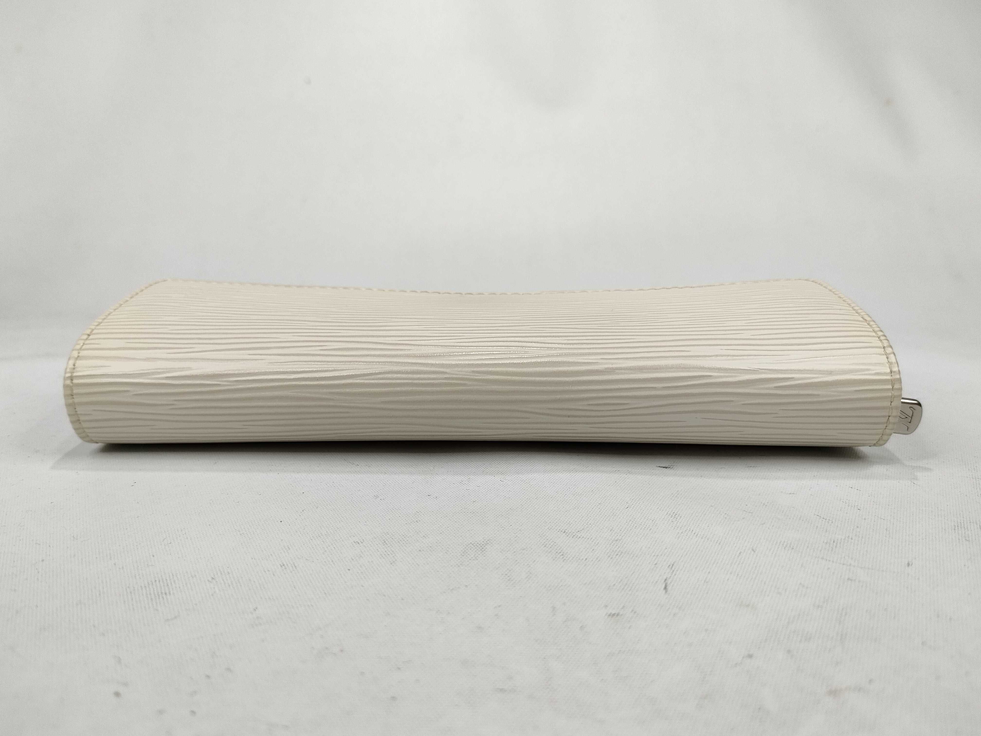 Epi Portefeuille Sarah Ivoire Long Wallet with Initials — view 6