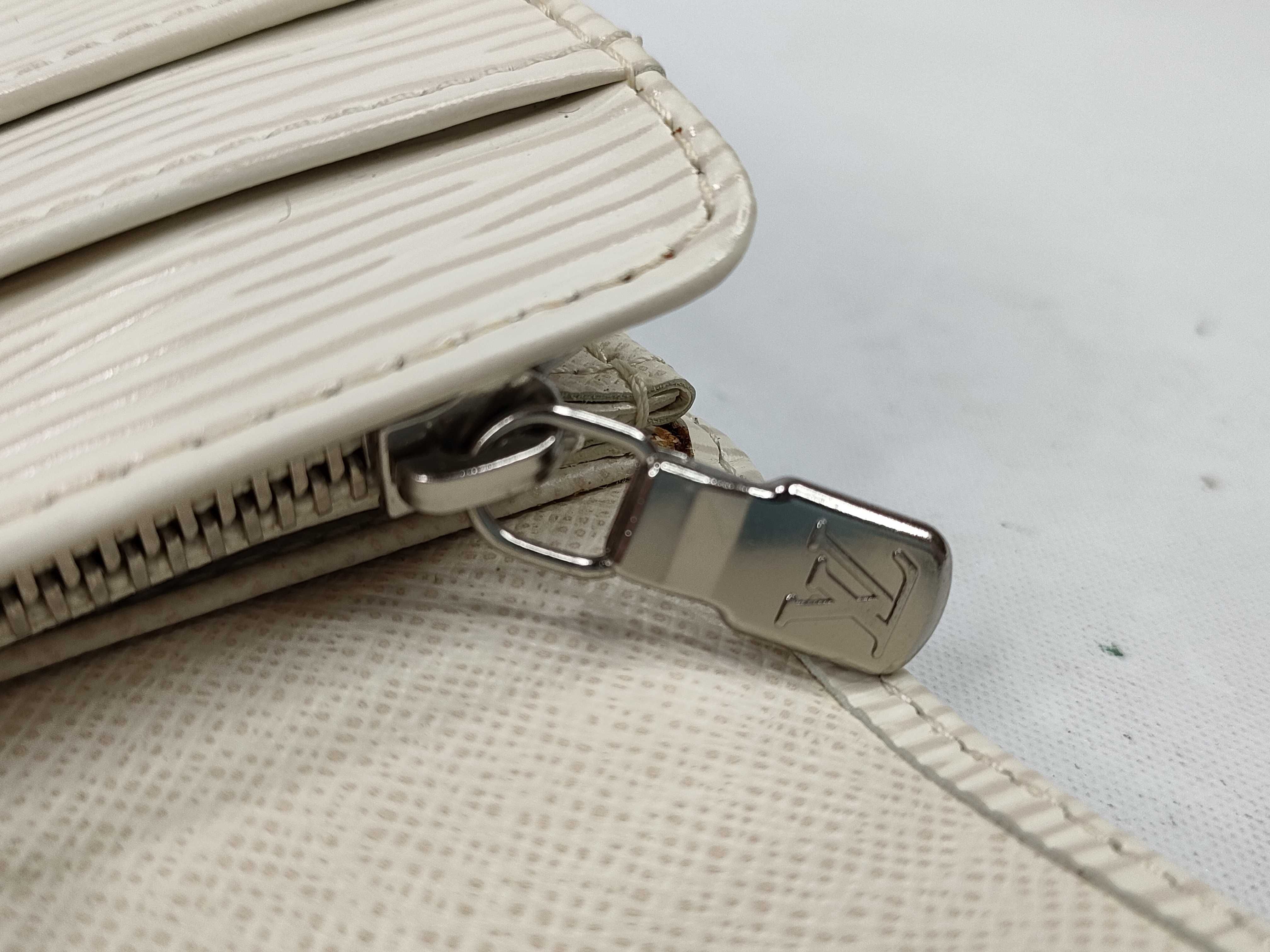 Epi Portefeuille Sarah Ivoire Long Wallet with Initials — view 7