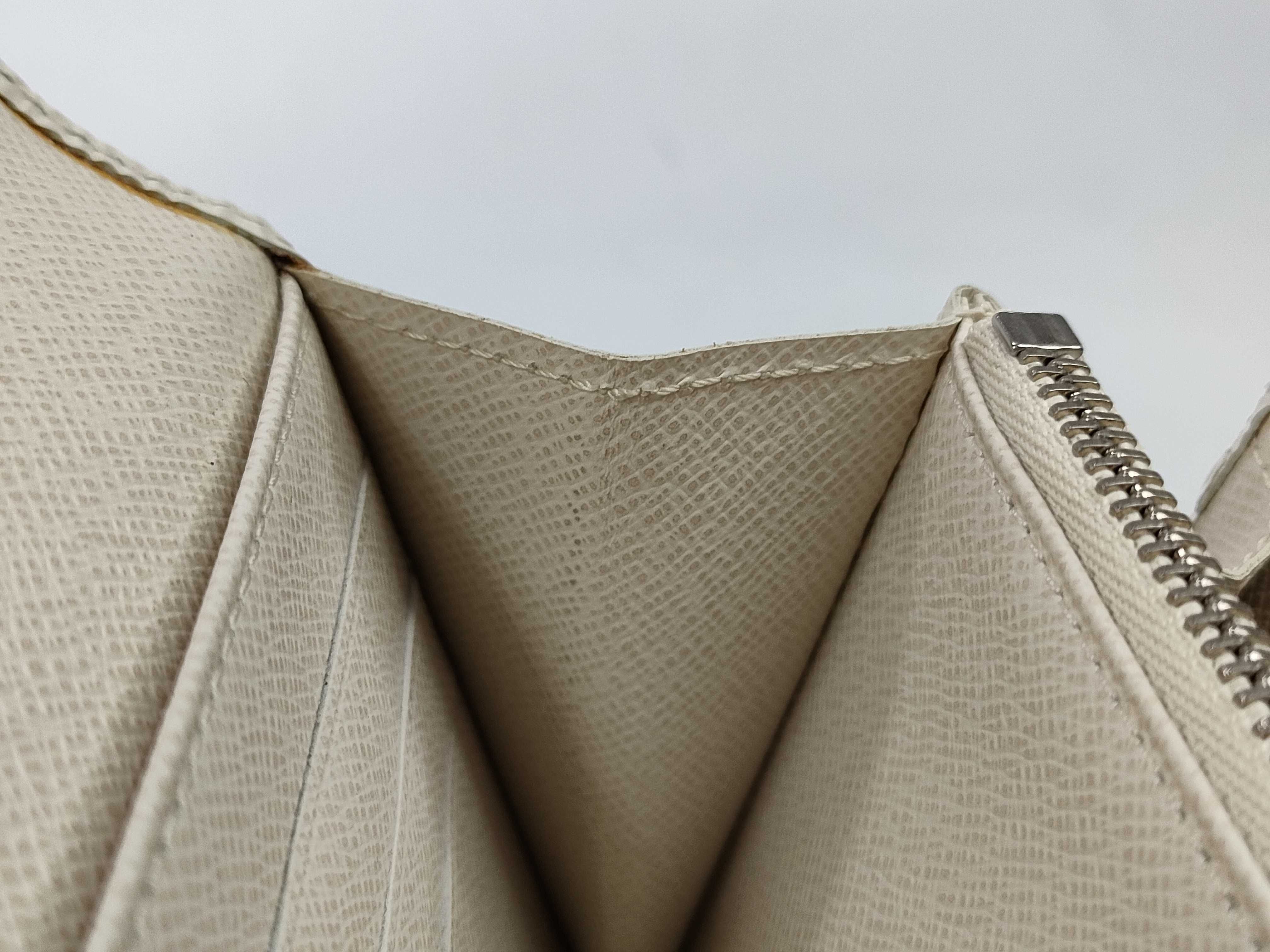 Epi Portefeuille Sarah Ivoire Long Wallet with Initials — view 9