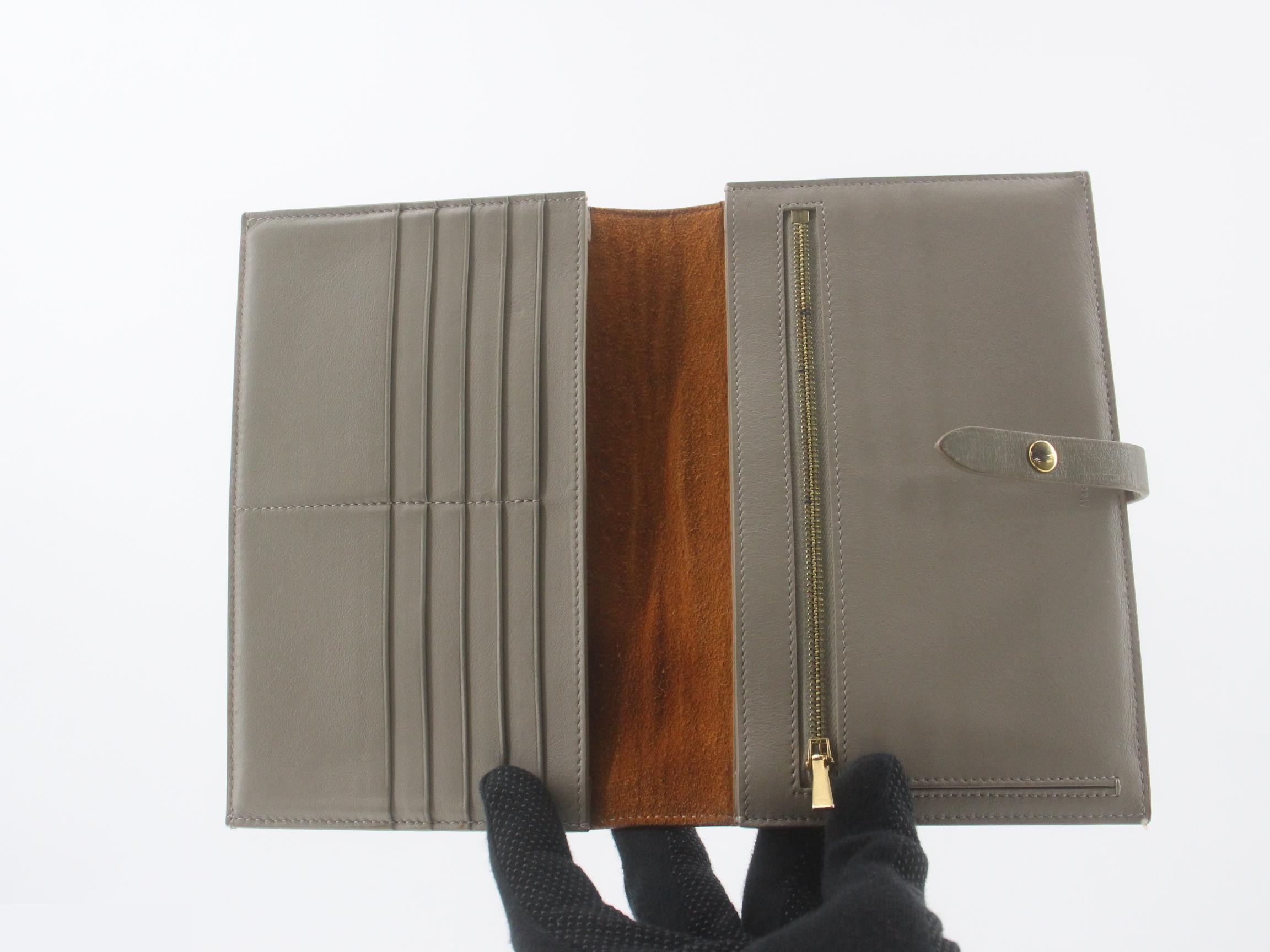 wallet — view 4