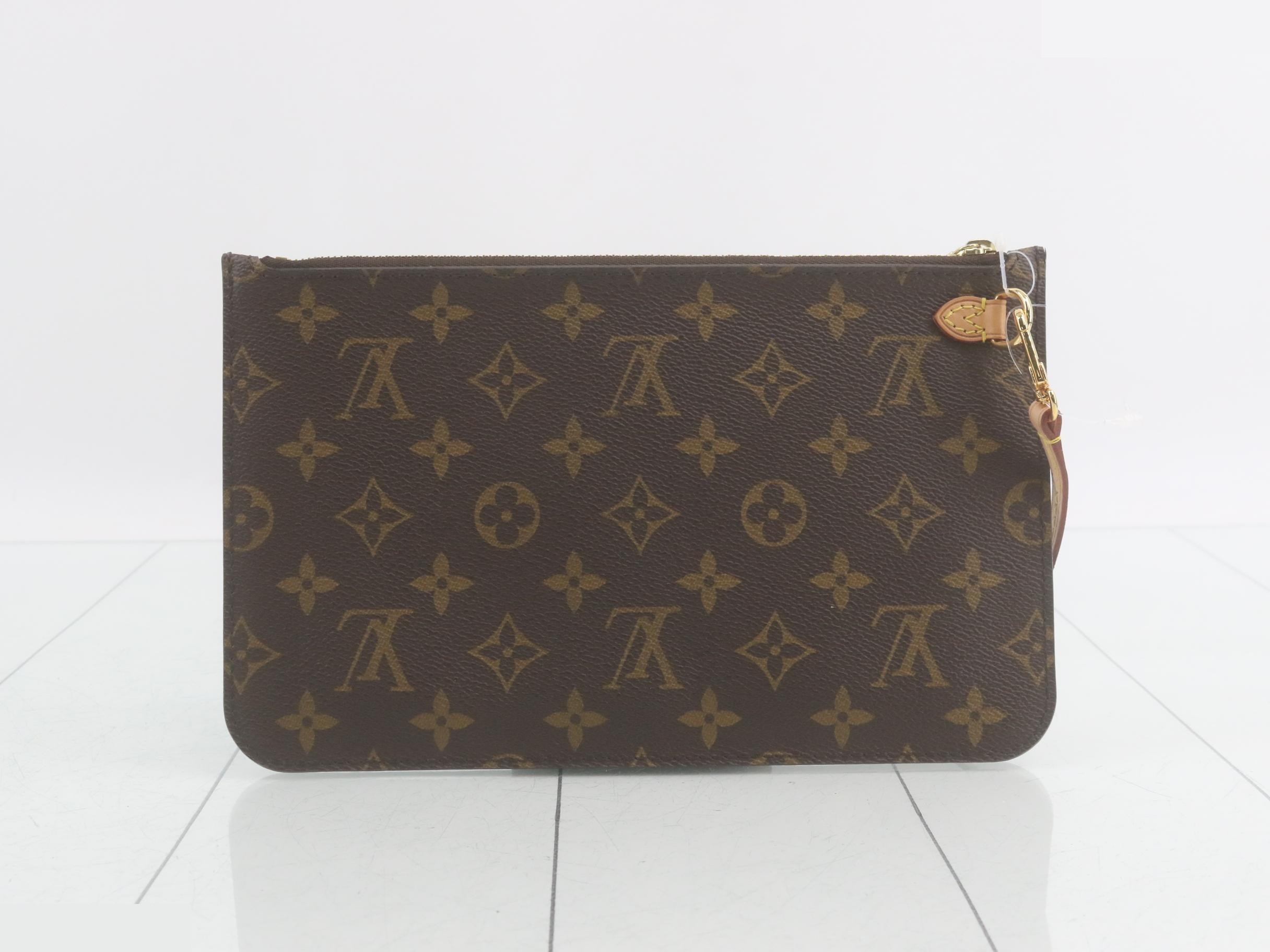 Neverfull pouch — view 2