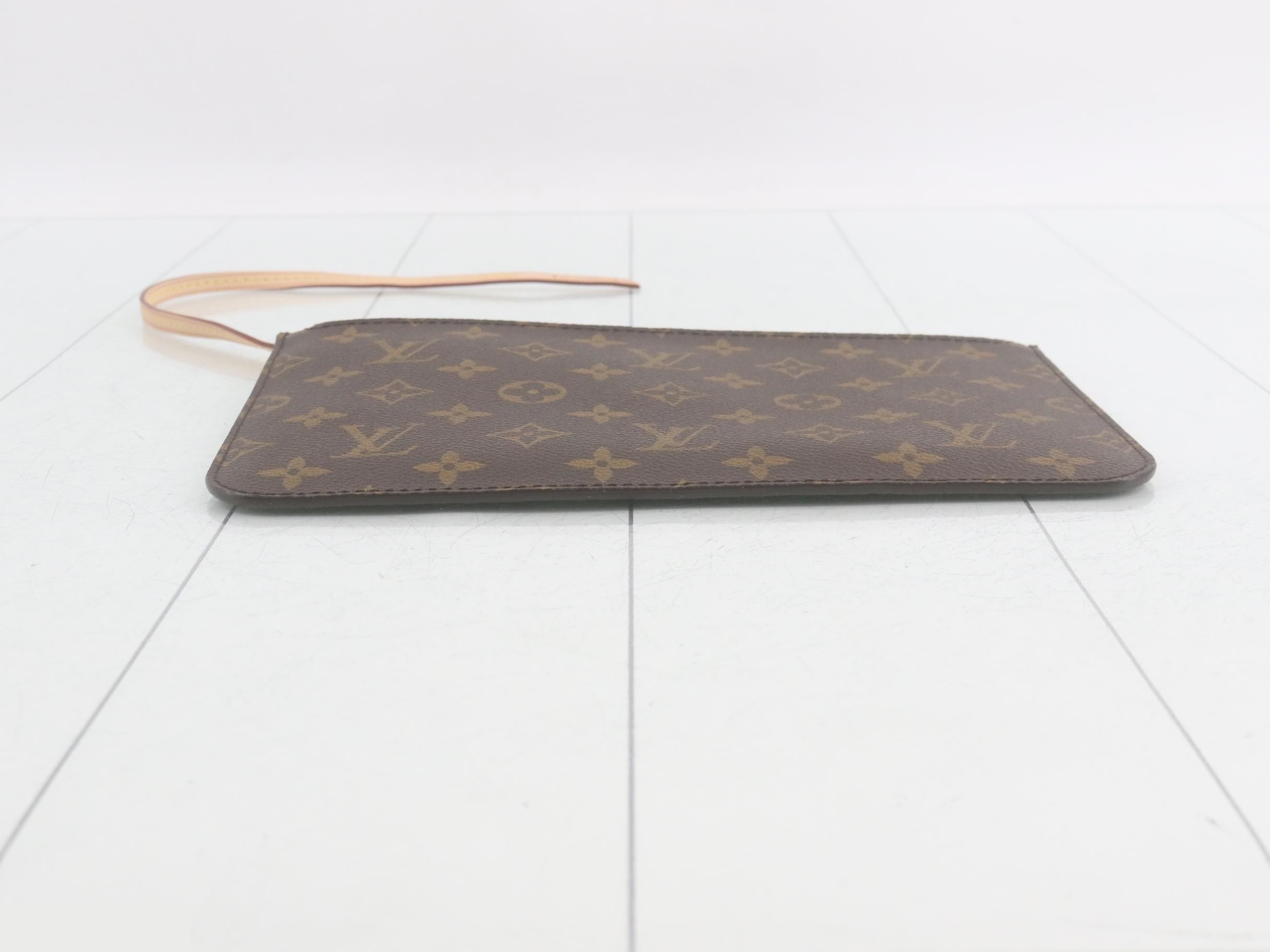 Neverfull pouch — view 3