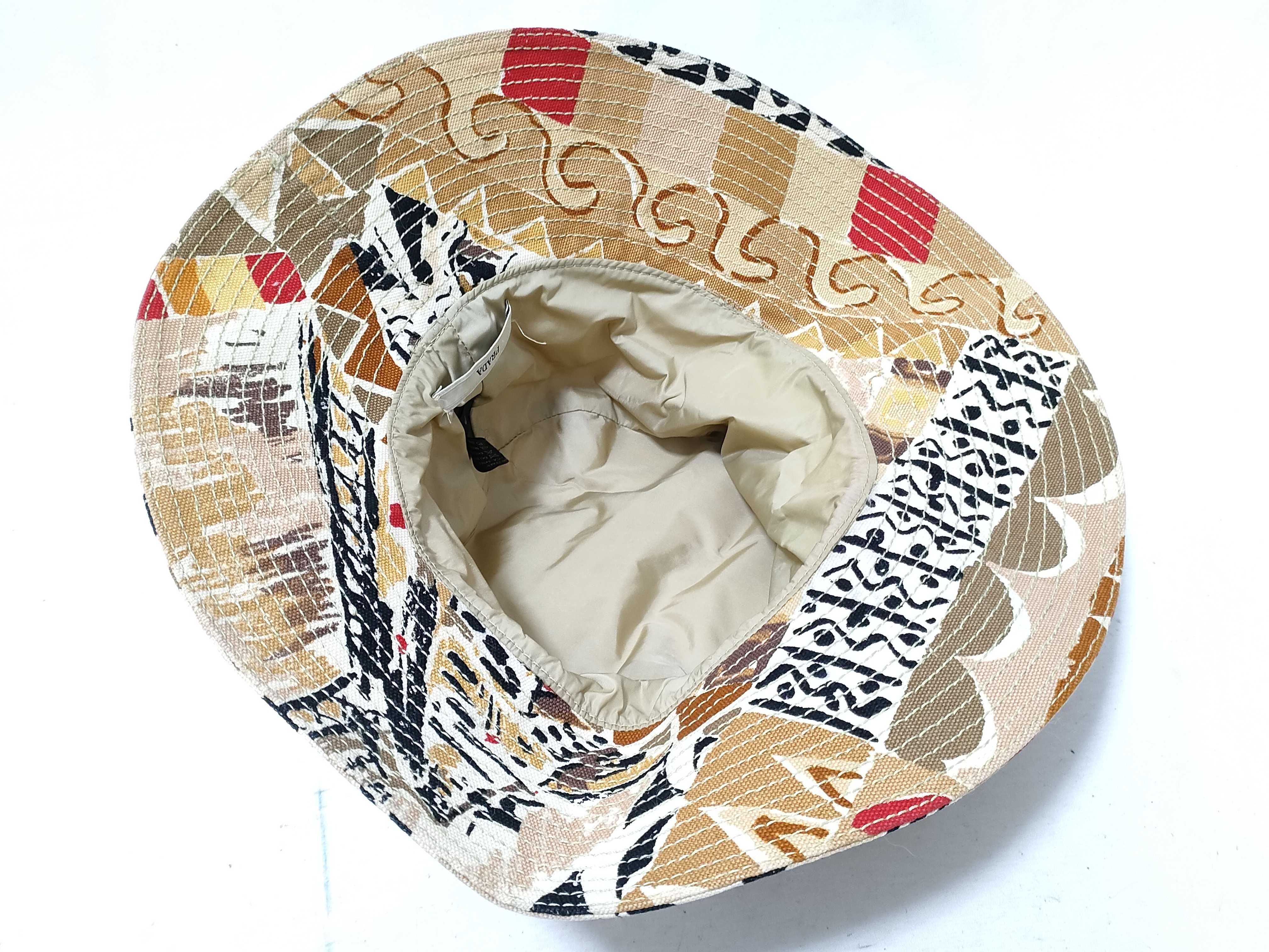 hat, Venetian pattern, and other accessories. — view 4