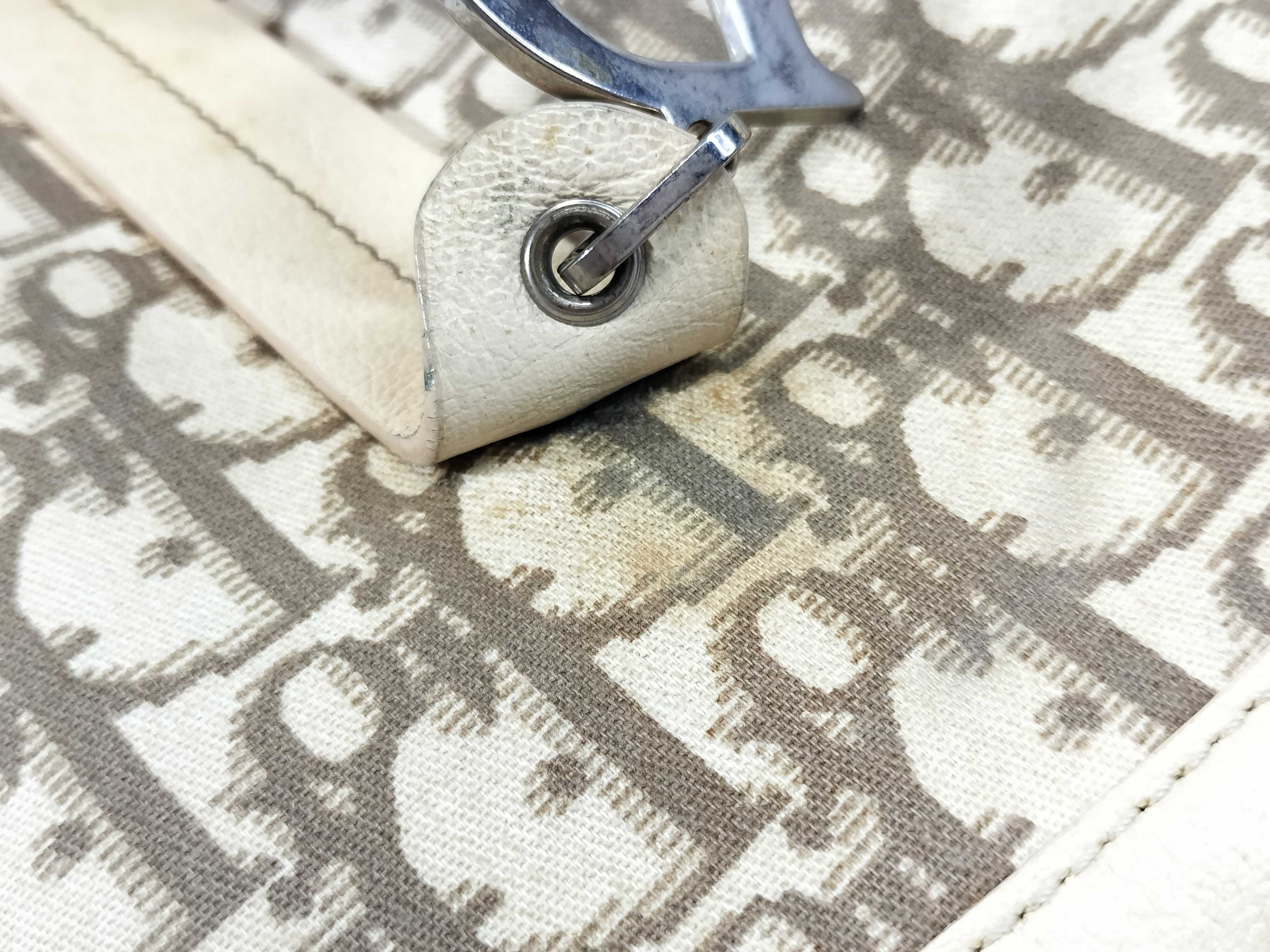 Trotter Shoulder Bag Flower Beige Tote Bag — view 14