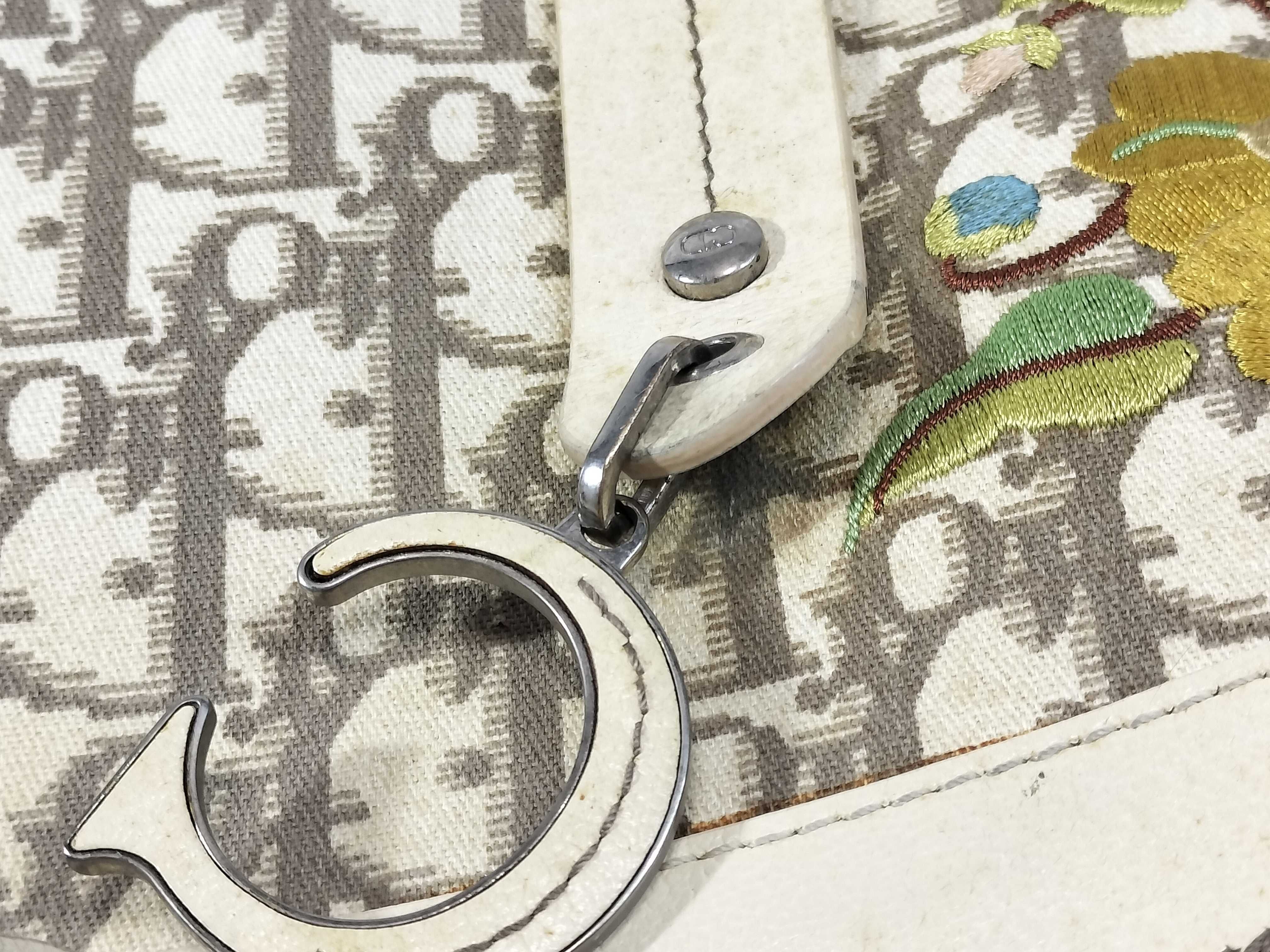 Trotter Shoulder Bag Flower Beige Tote Bag — view 5
