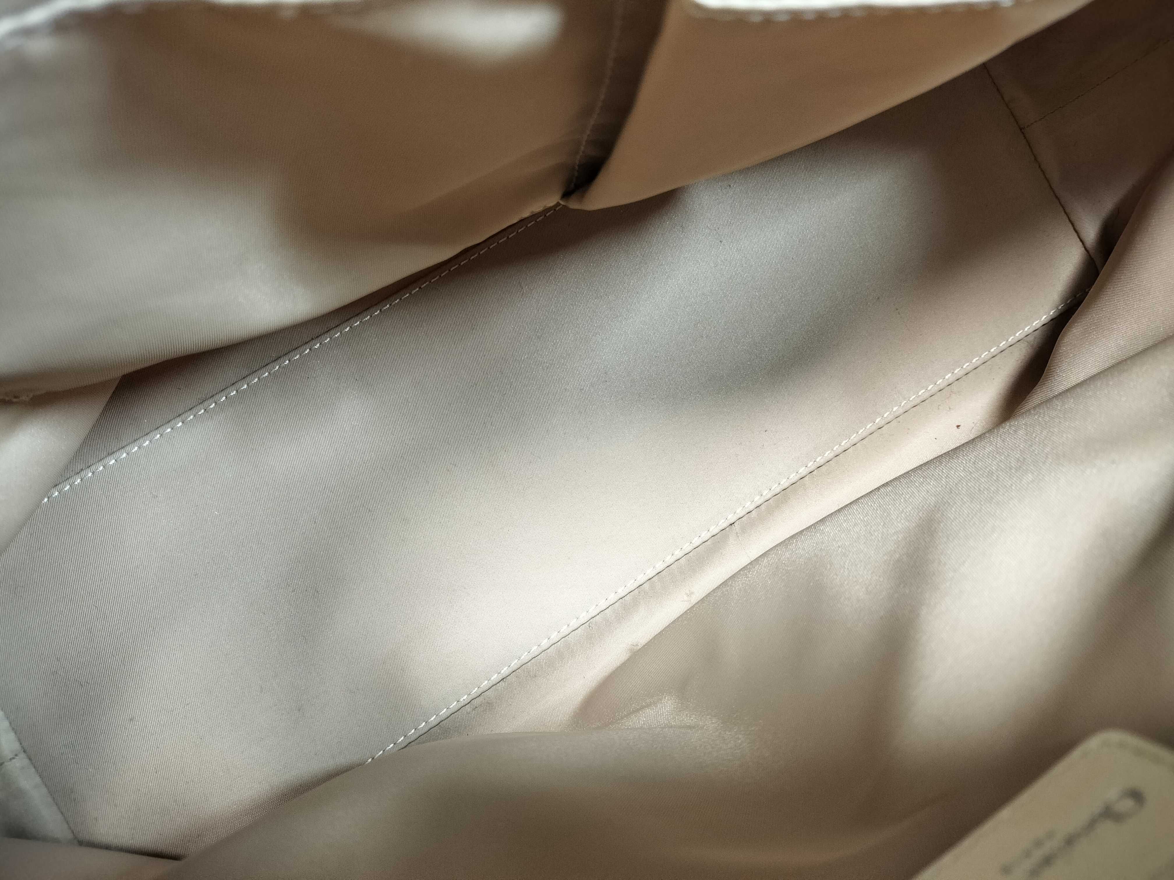 Trotter Shoulder Bag Flower Beige Tote Bag — view 9