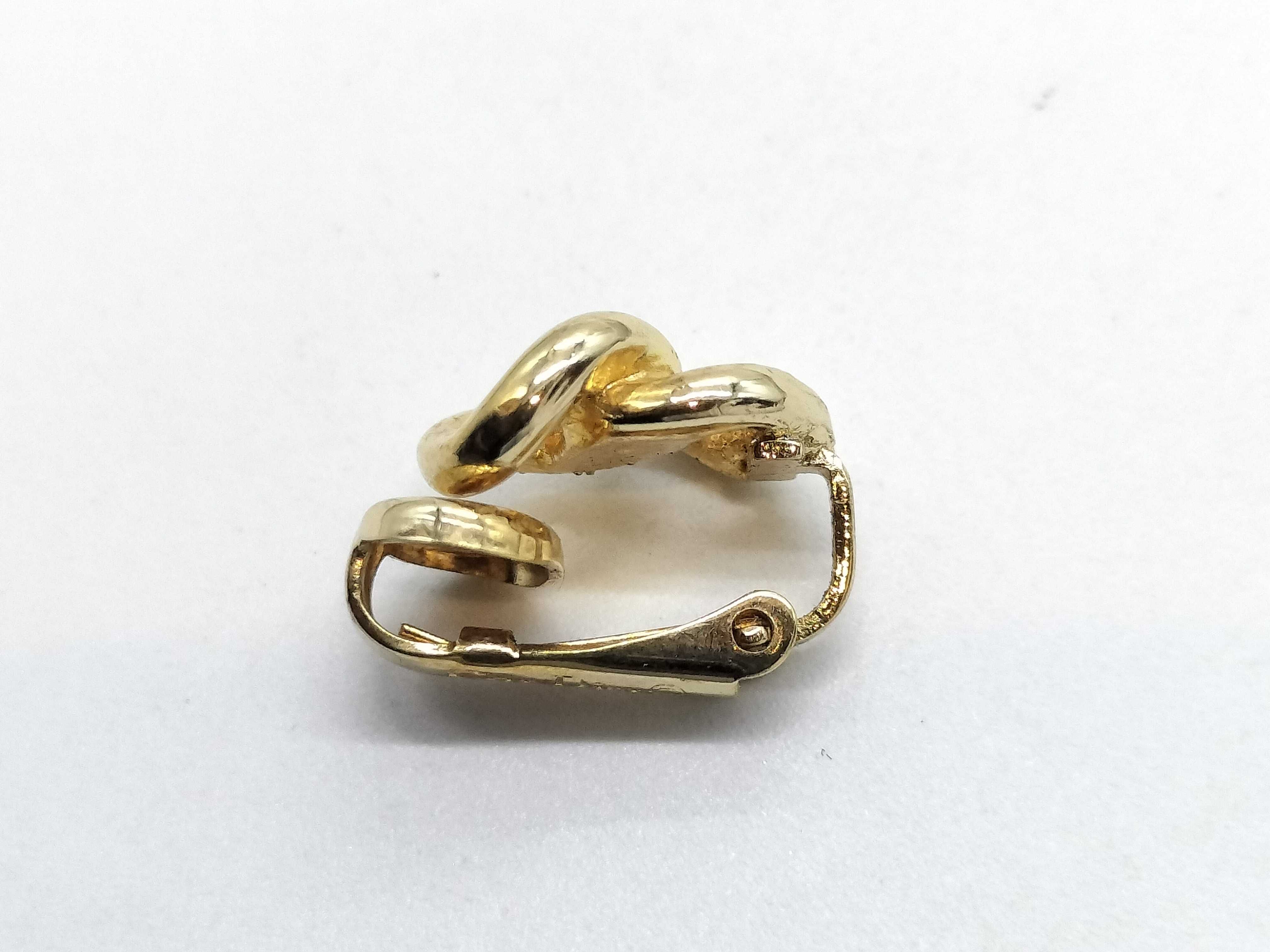 single earring — view 4