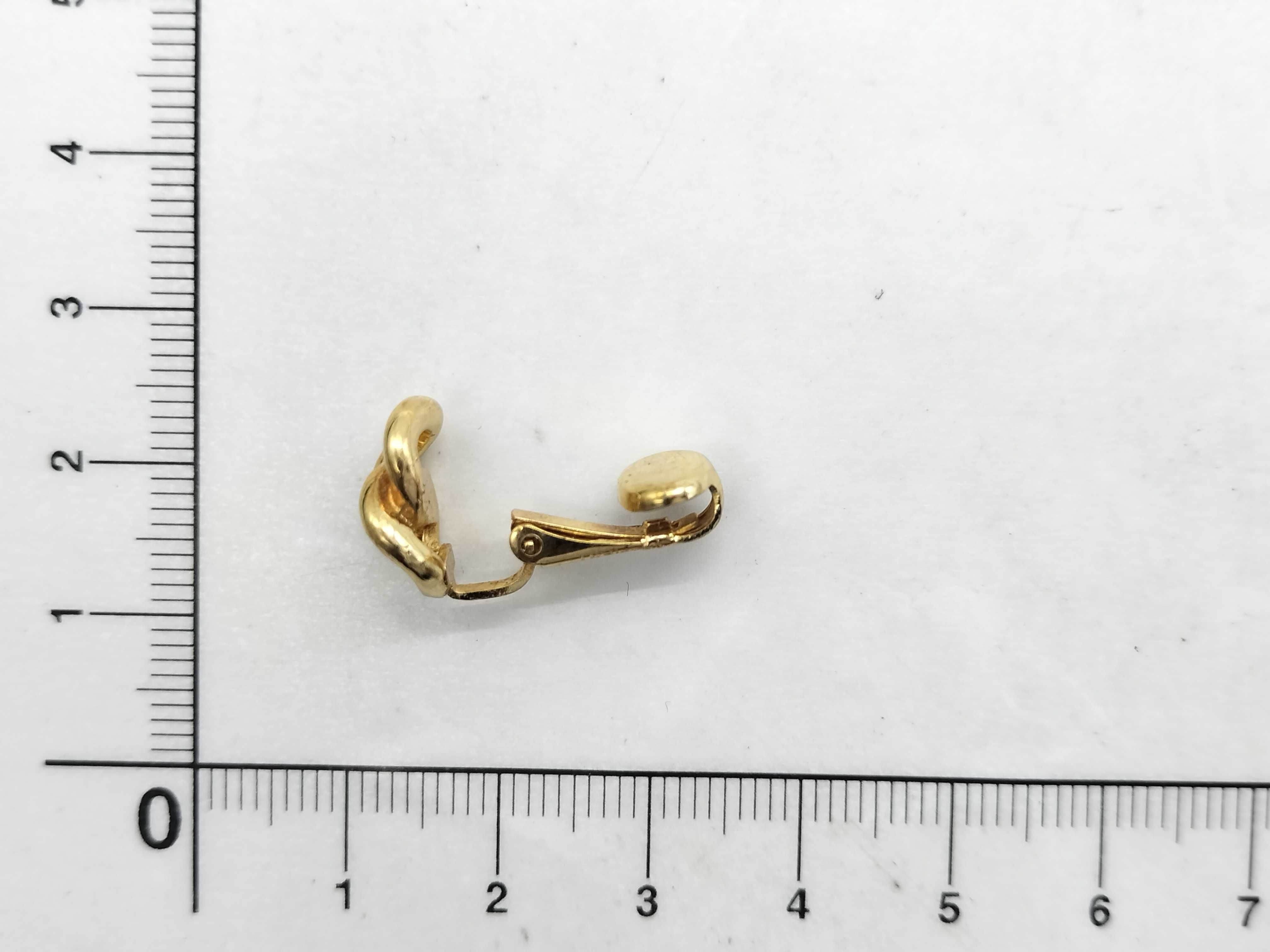 single earring — view 6
