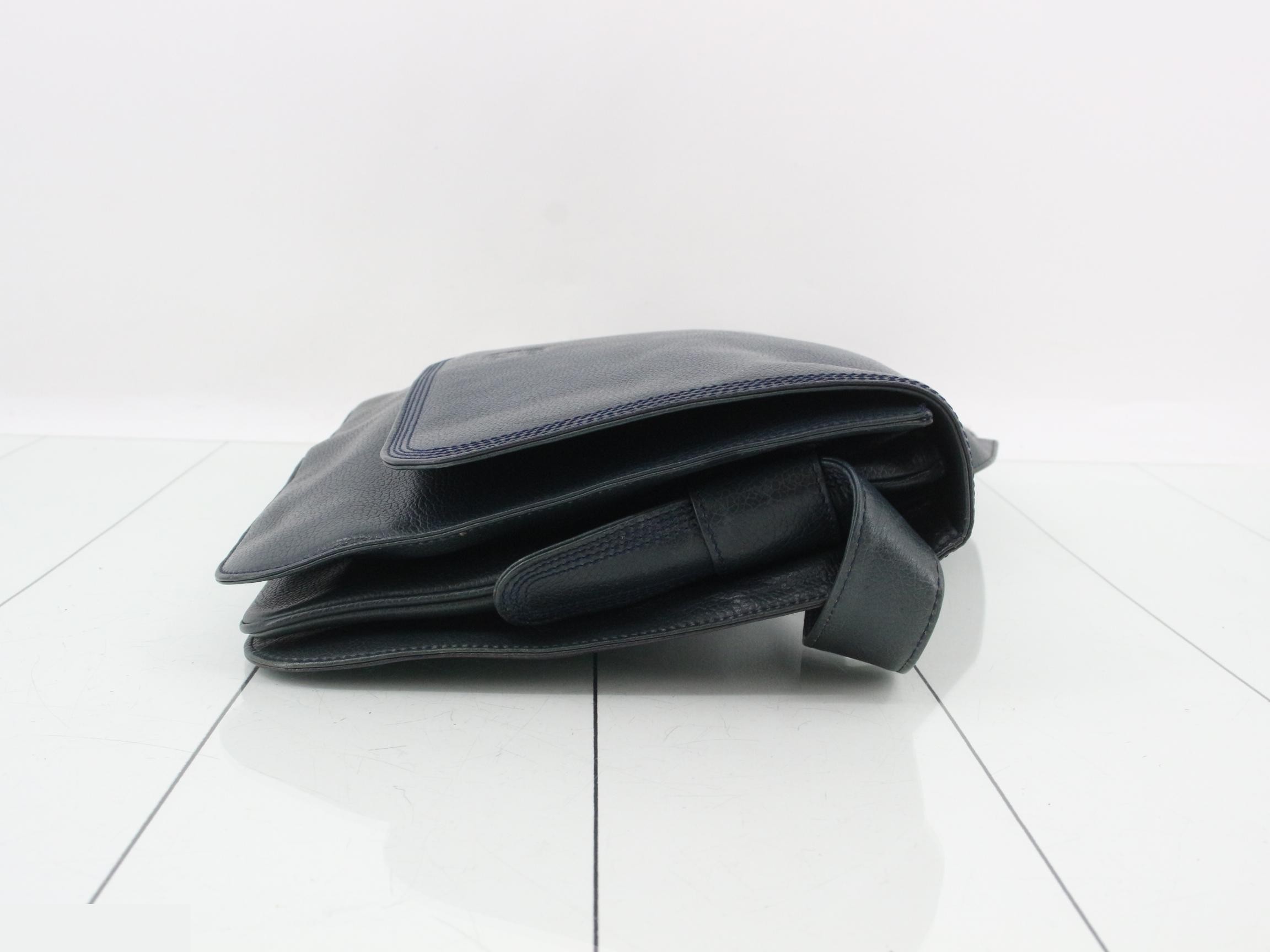 Leather shoulder bag — view 3