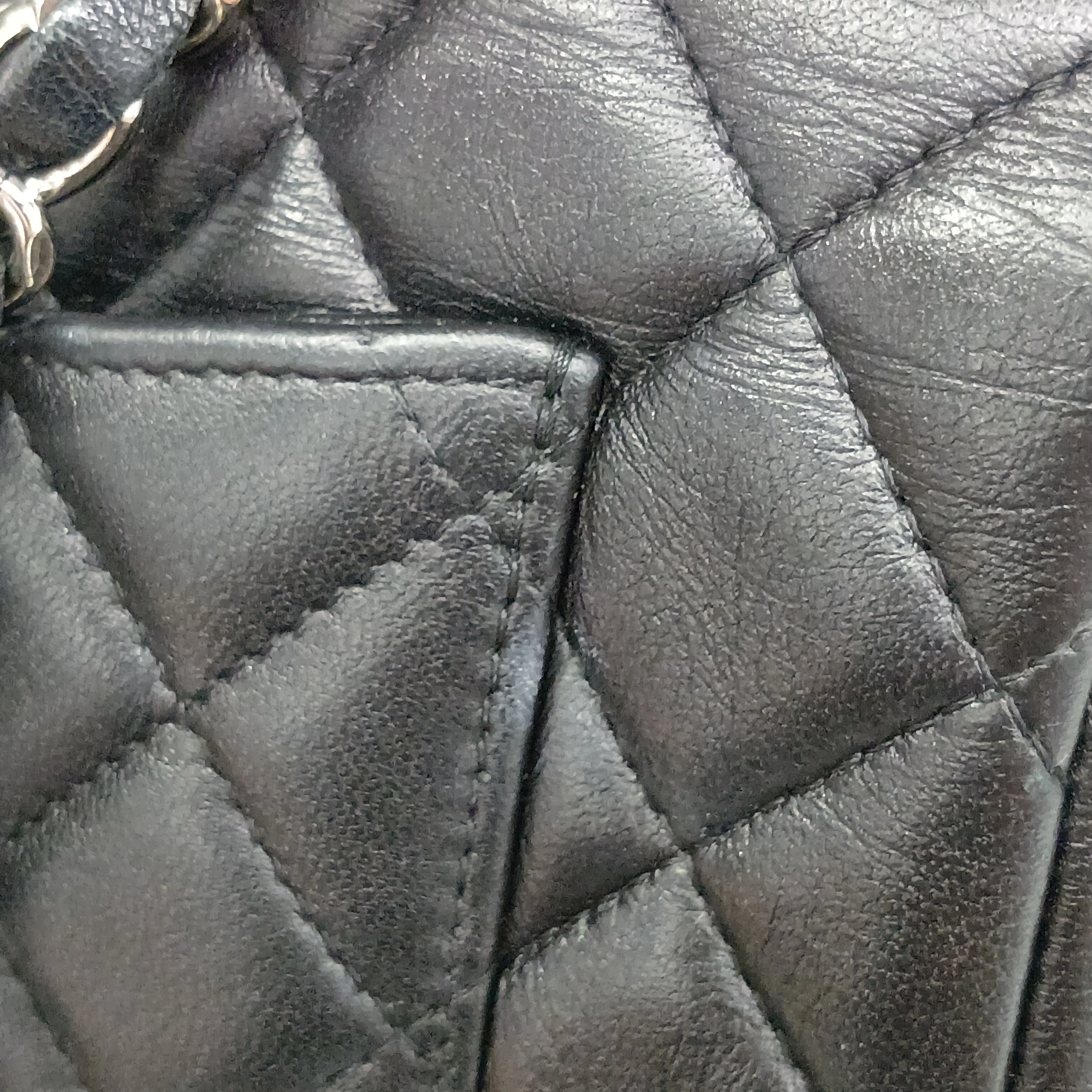 [Individually packaged] Chanel Mini Matelassé 20 Lambskin Single Flap Single Chain Bag, Black with Silver Hardware, 29255062, Serial Number 29, A69900 — view 13