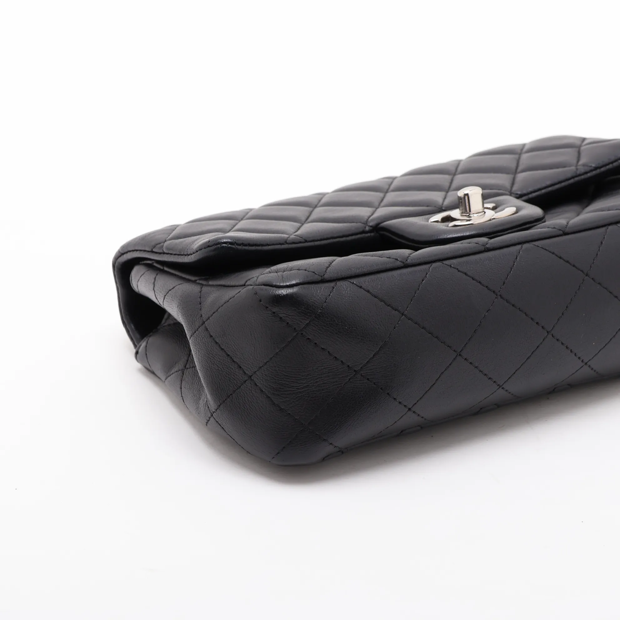 [Individually packaged] Chanel Mini Matelassé 20 Lambskin Single Flap Single Chain Bag, Black with Silver Hardware, 29255062, Serial Number 29, A69900 — view 4