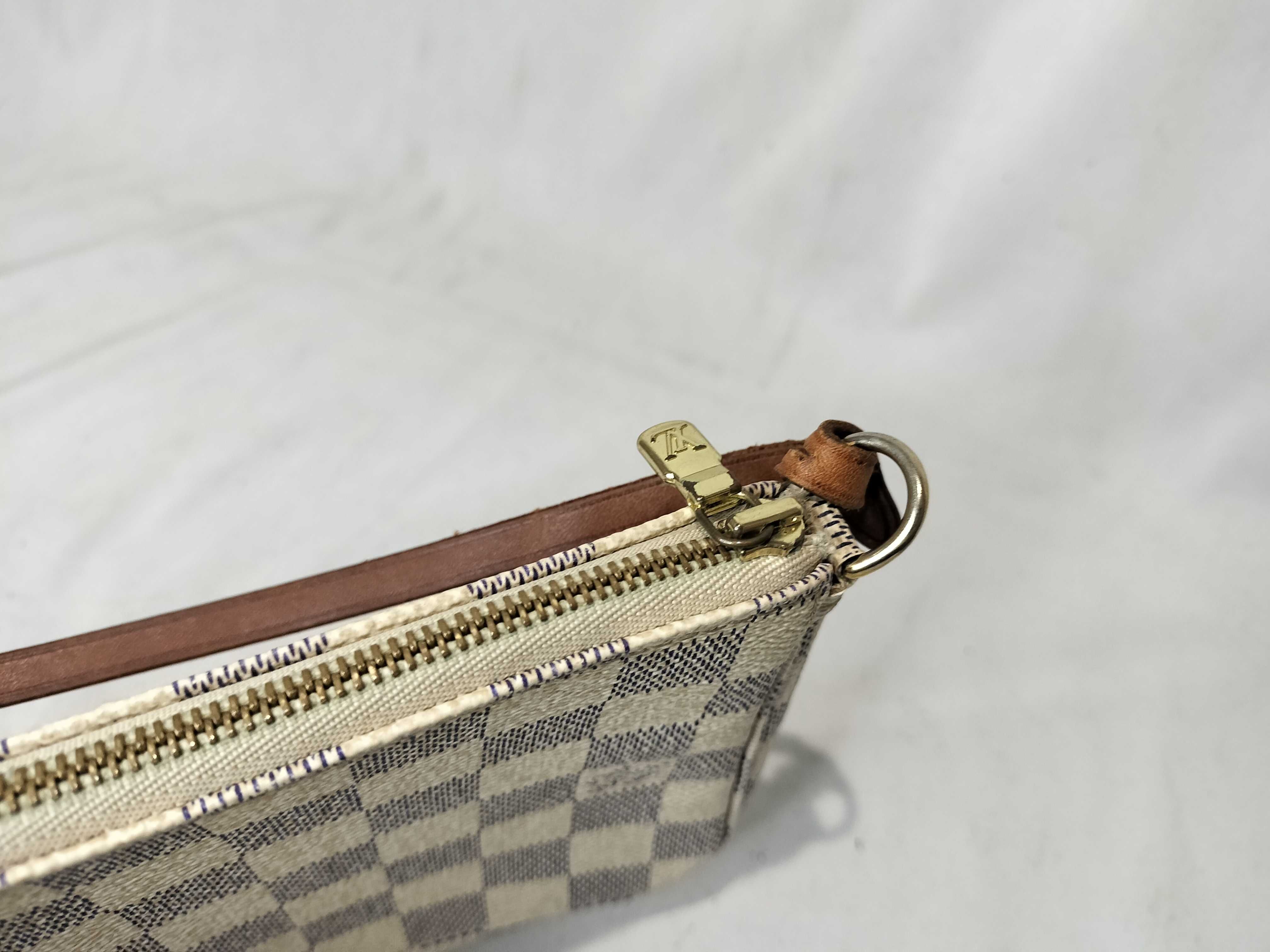 Damier Vuitton Damier Azur Pochette Accessoires N41207 CA0049 White Handbag — view 8