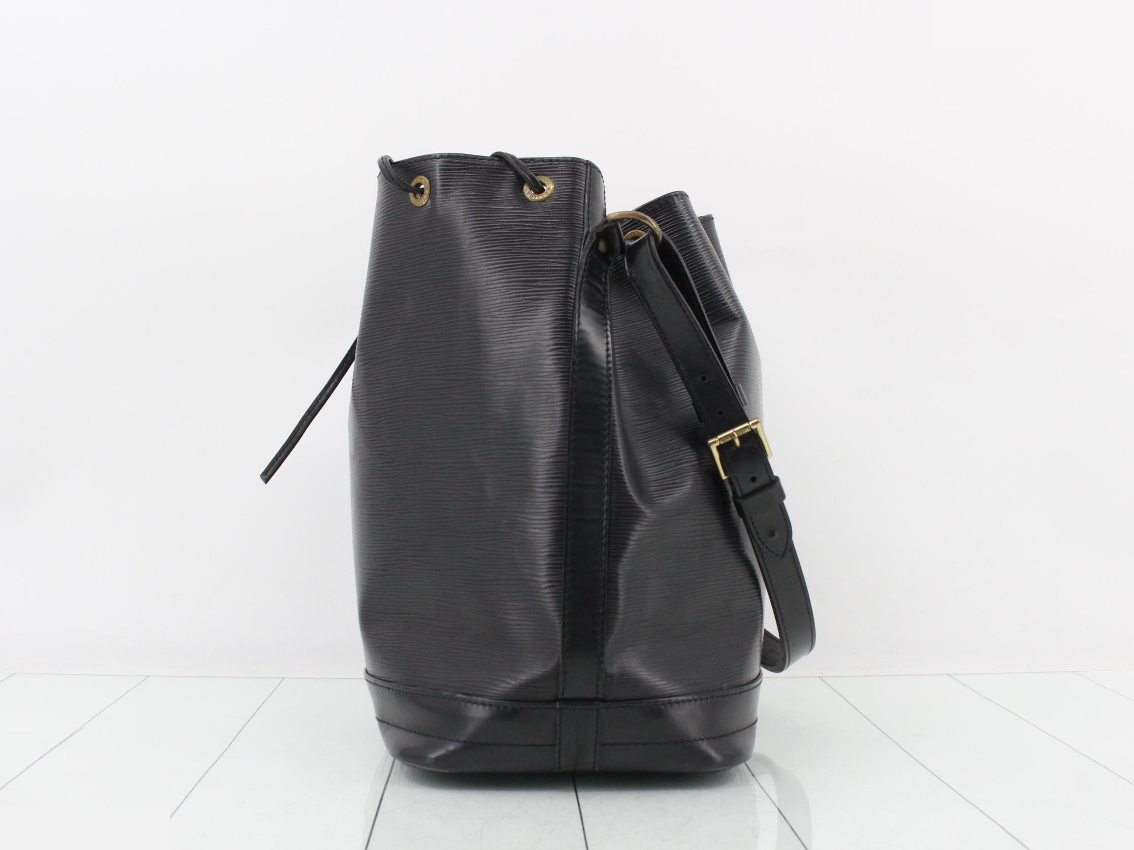 Noé Noir — view 3