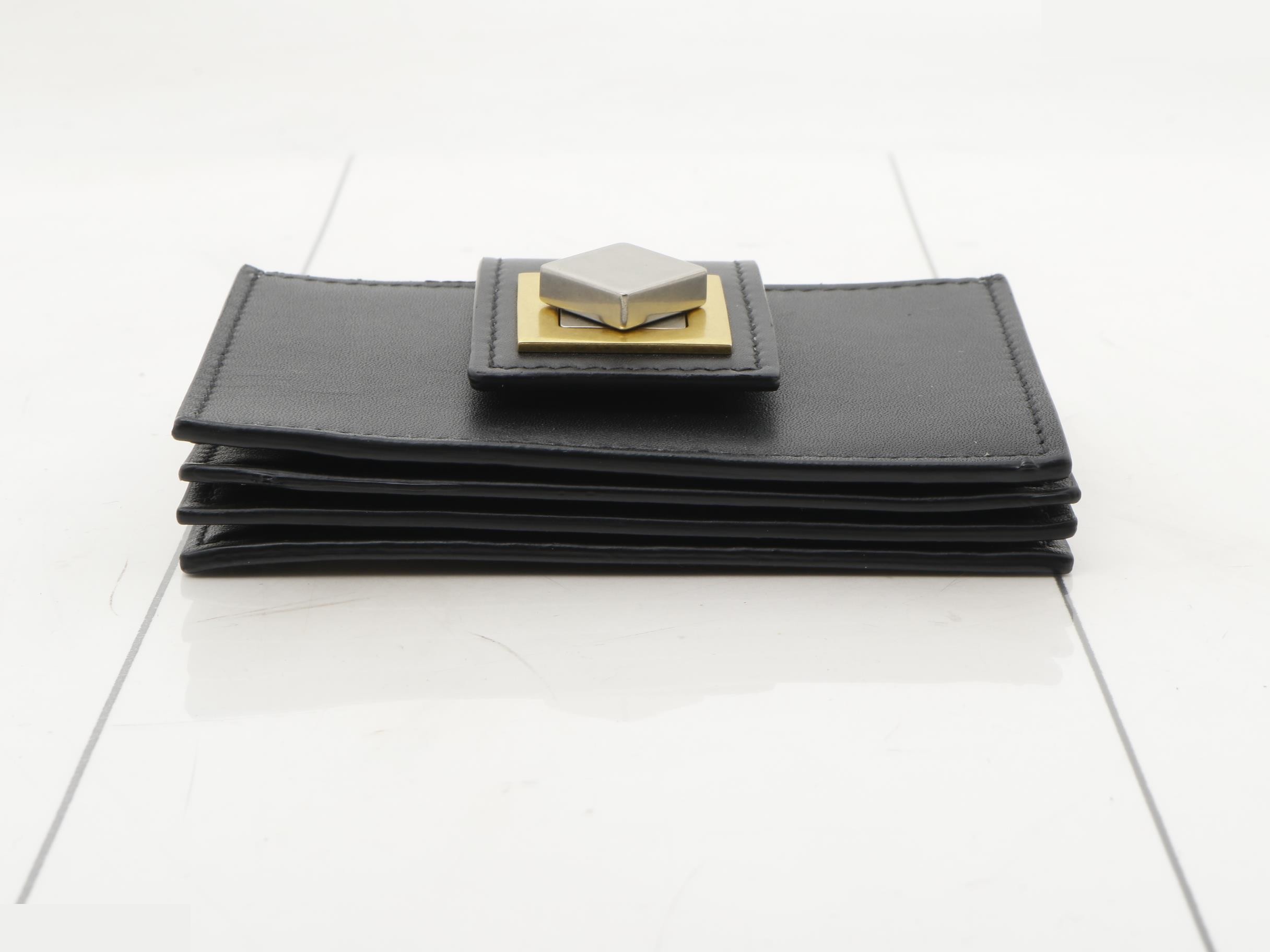 Card case — view 3