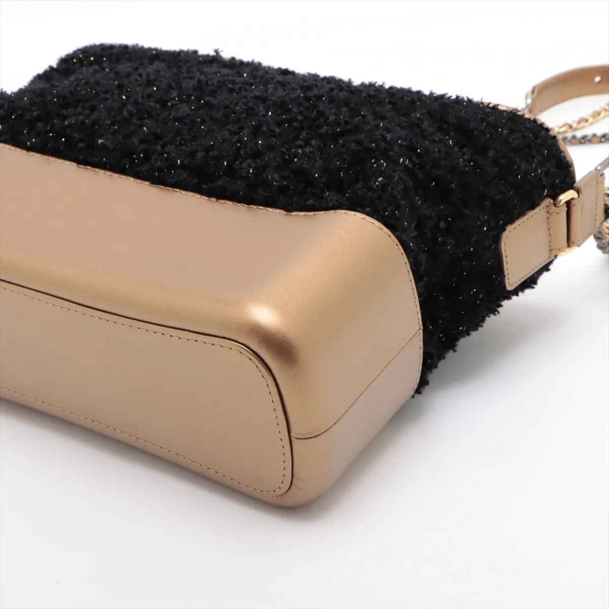 Gabriel de Chanel Leather x Tweed Chain Shoulder Bag Gold x Black Gold x Silver Hardware No. 24 — view 3