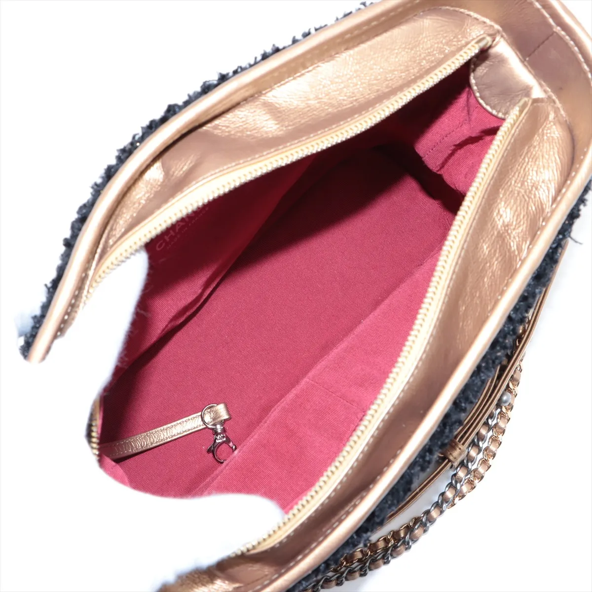 Gabriel de Chanel Leather x Tweed Chain Shoulder Bag Gold x Black Gold x Silver Hardware No. 24 — view 7