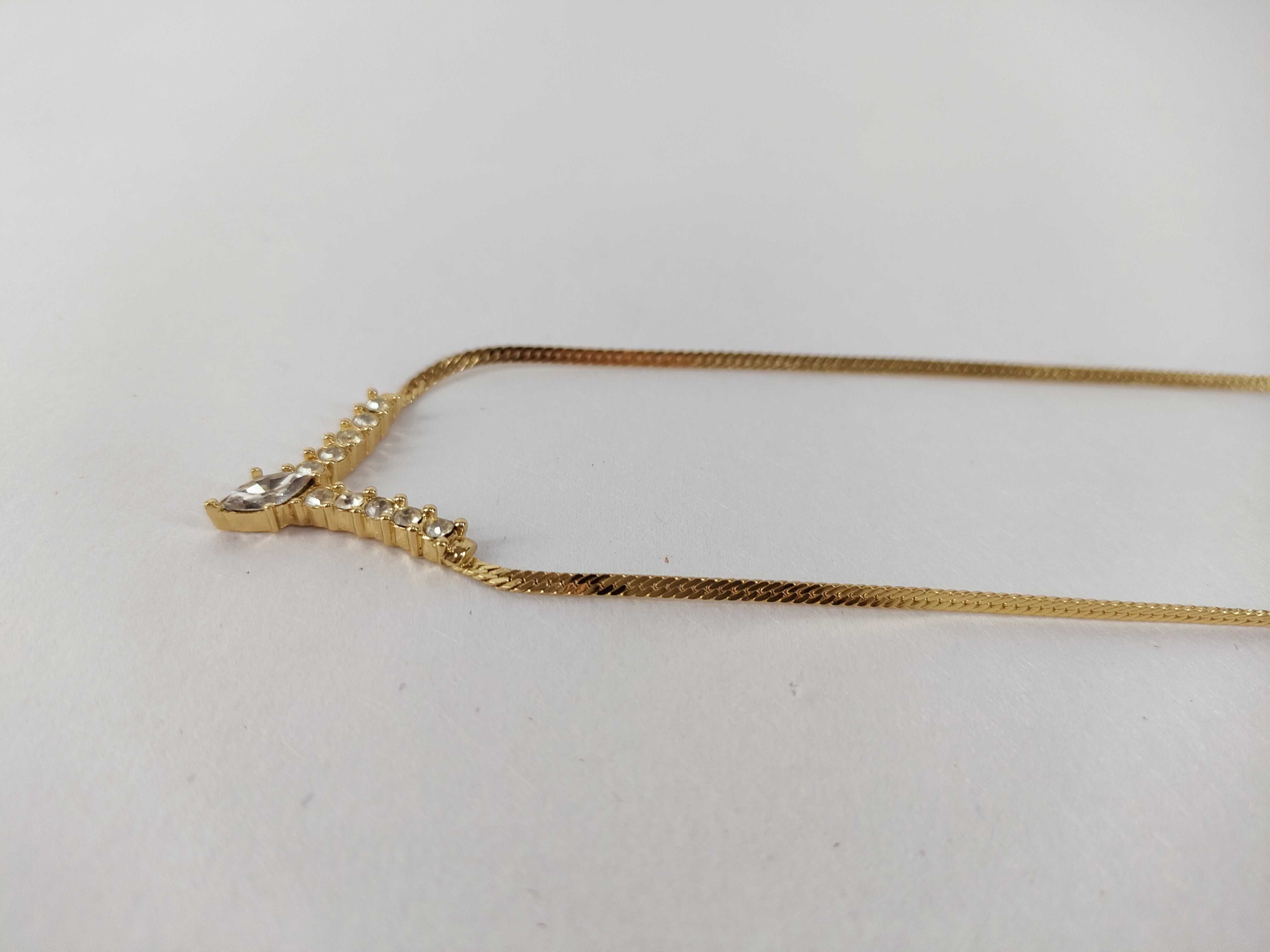 V-shaped stone necklace — view 5