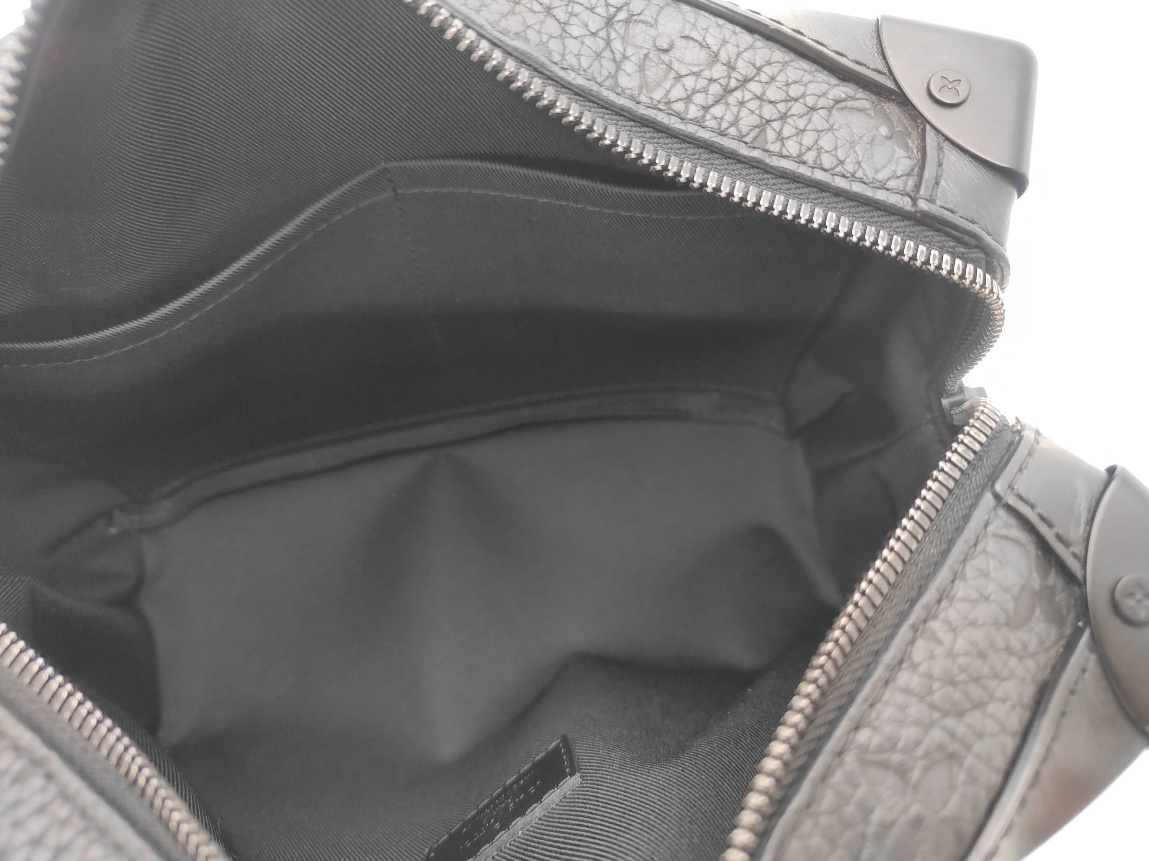 Taurillon Monogram Soft Trunk M55700 Black (RFID detected) Bag — view 5