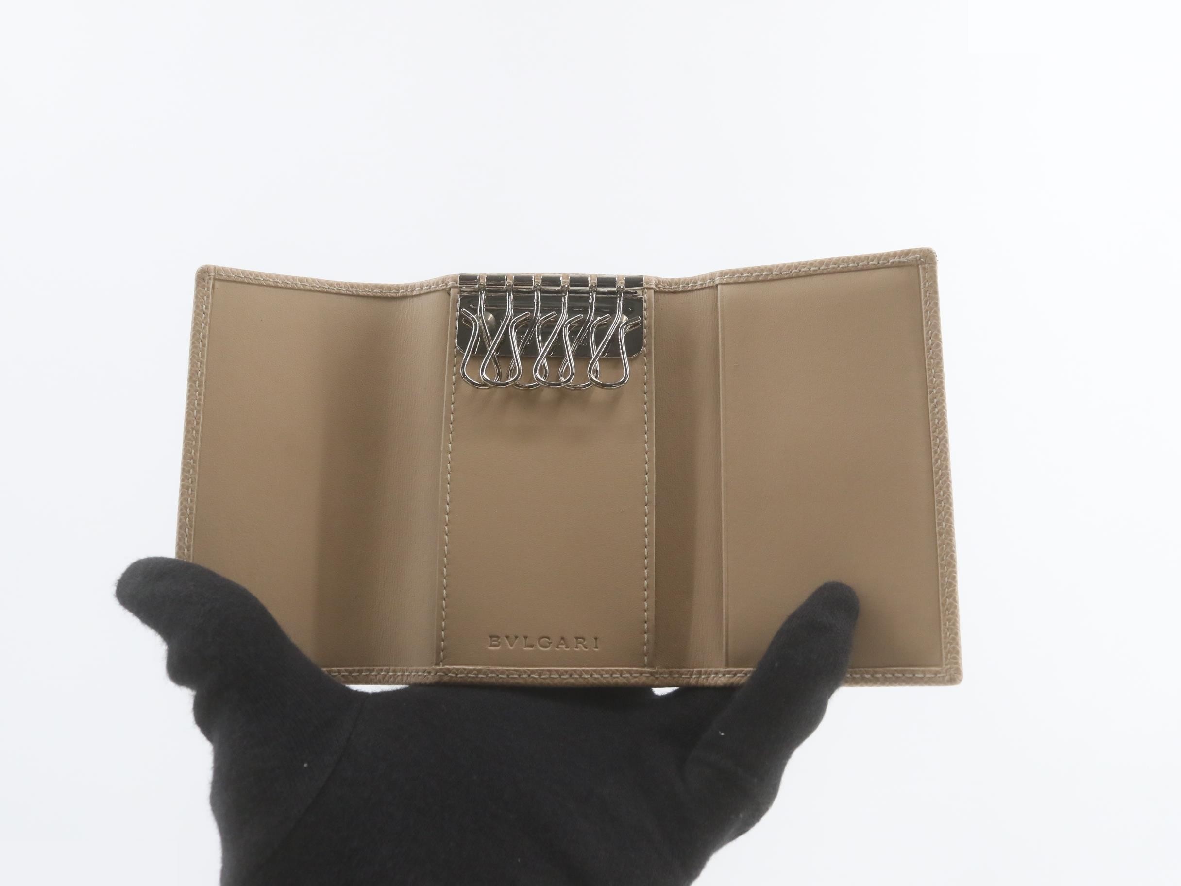 6-key case — view 4