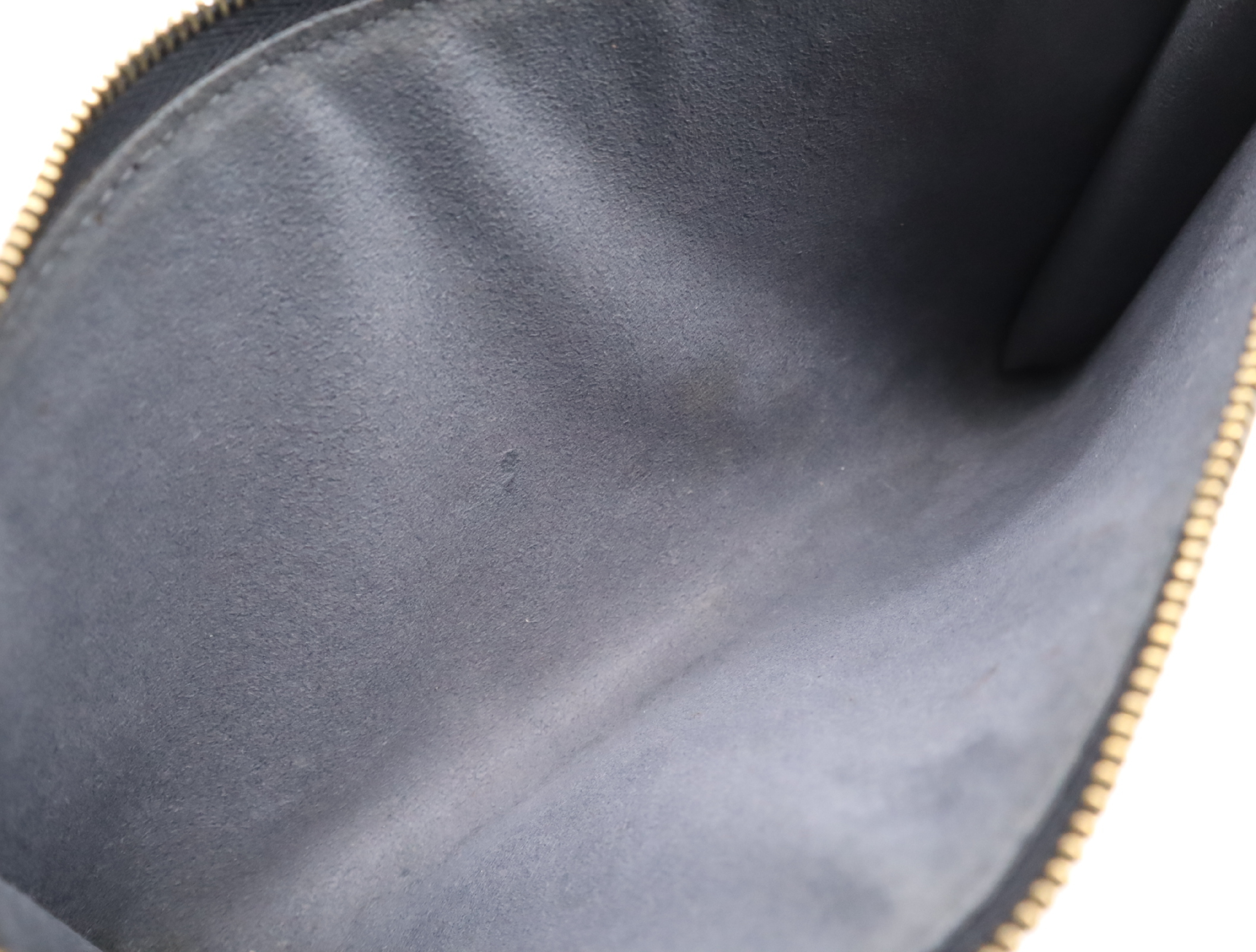 M52942 Epi Pochette Accessoires Noir Pouch — view 11