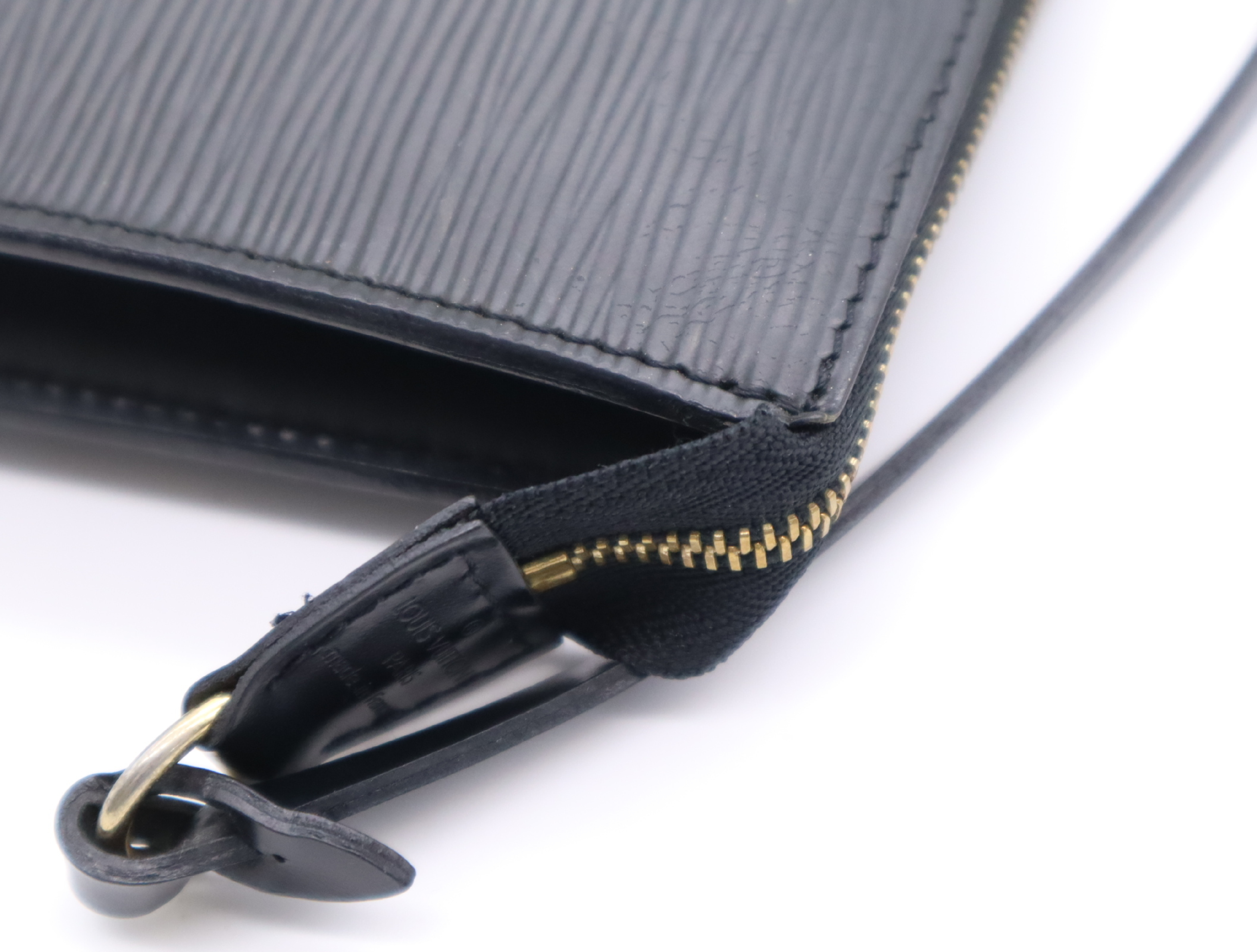 M52942 Epi Pochette Accessoires Noir Pouch — view 8