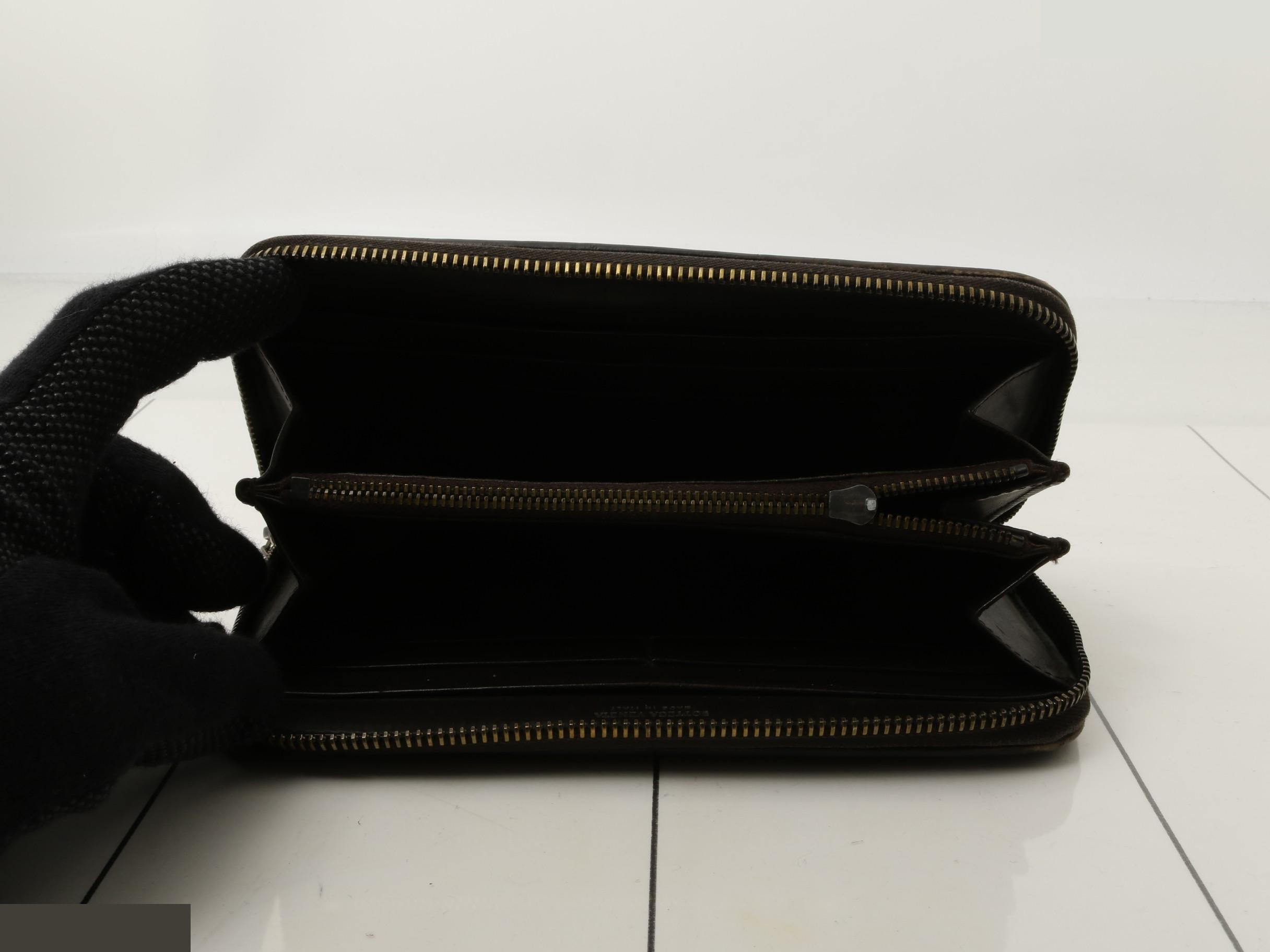 wallet — view 4
