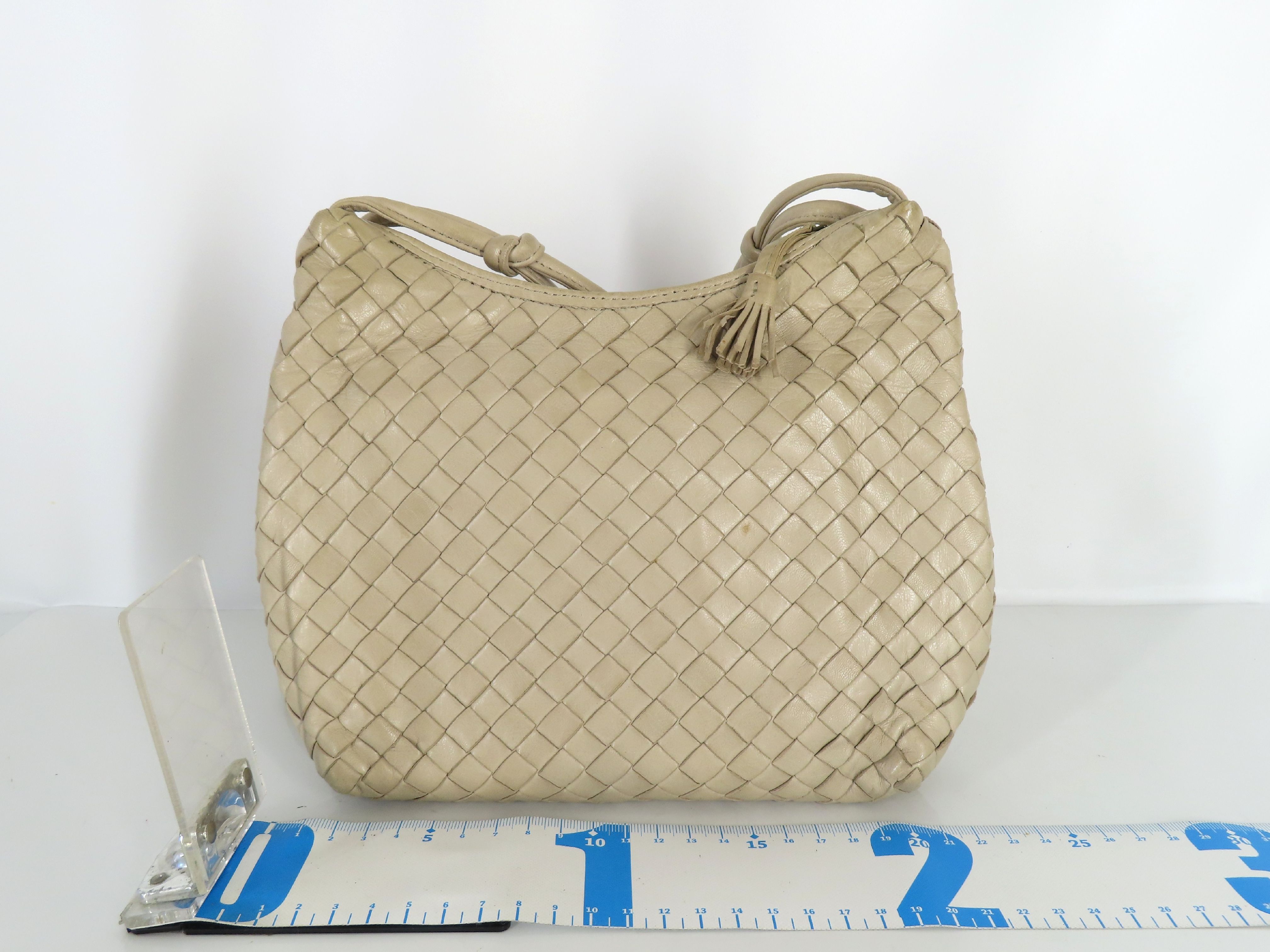 Intrecciato Shoulder Bag in Beige with Mirror — view 2
