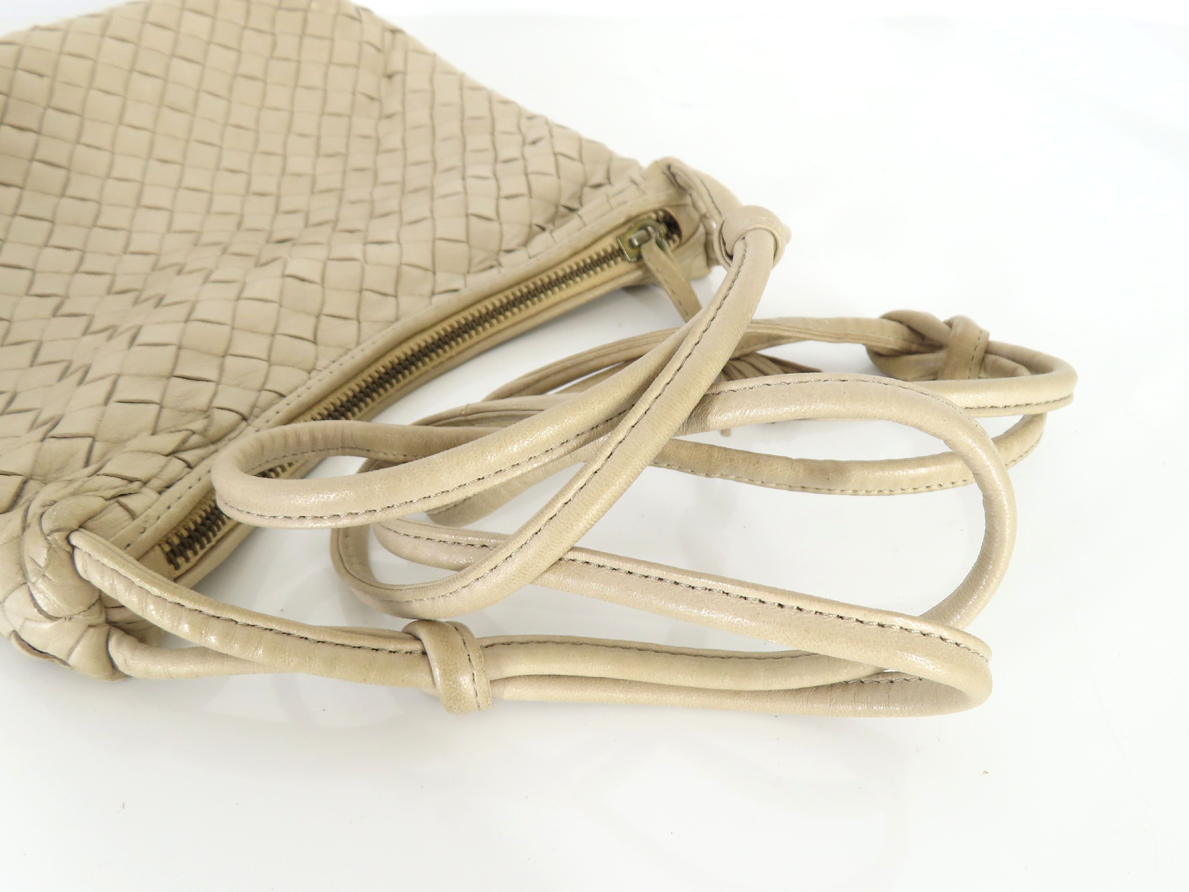 Intrecciato Shoulder Bag in Beige with Mirror — view 3