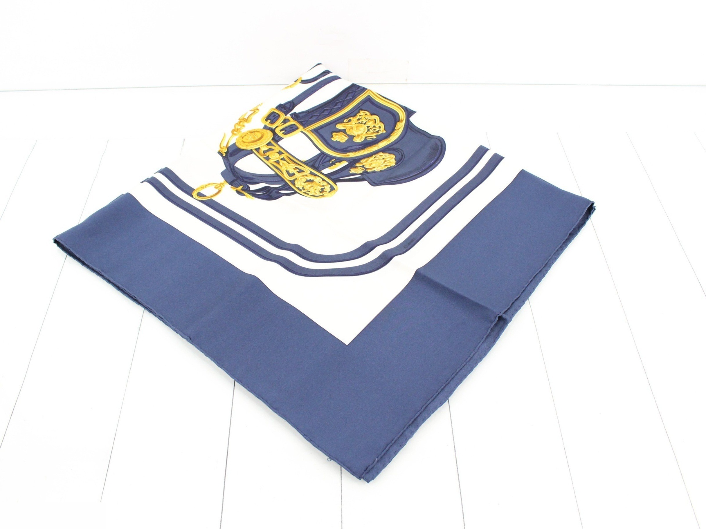 Carre 90 Scarf — view 2