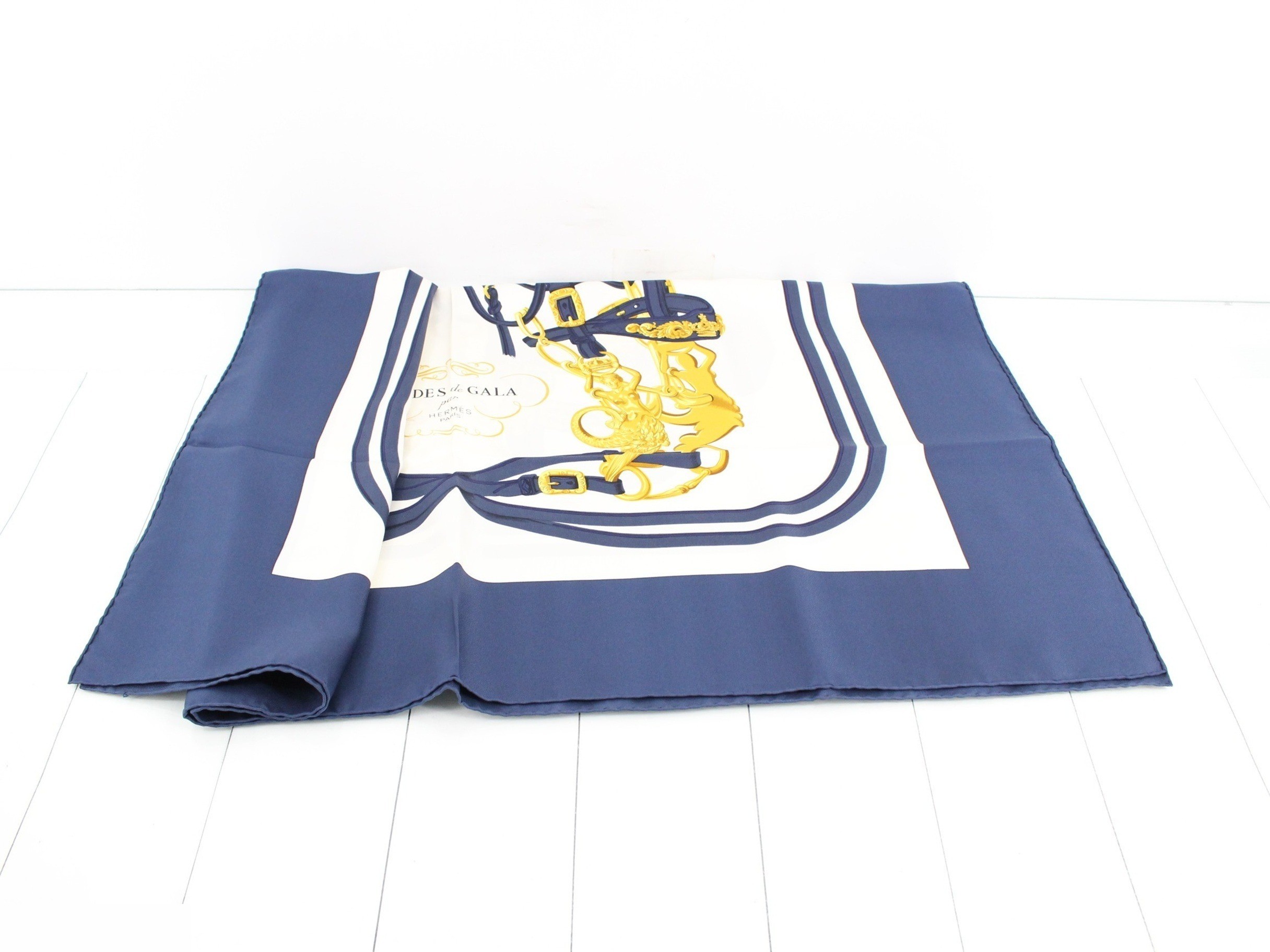 Carre 90 Scarf — view 3