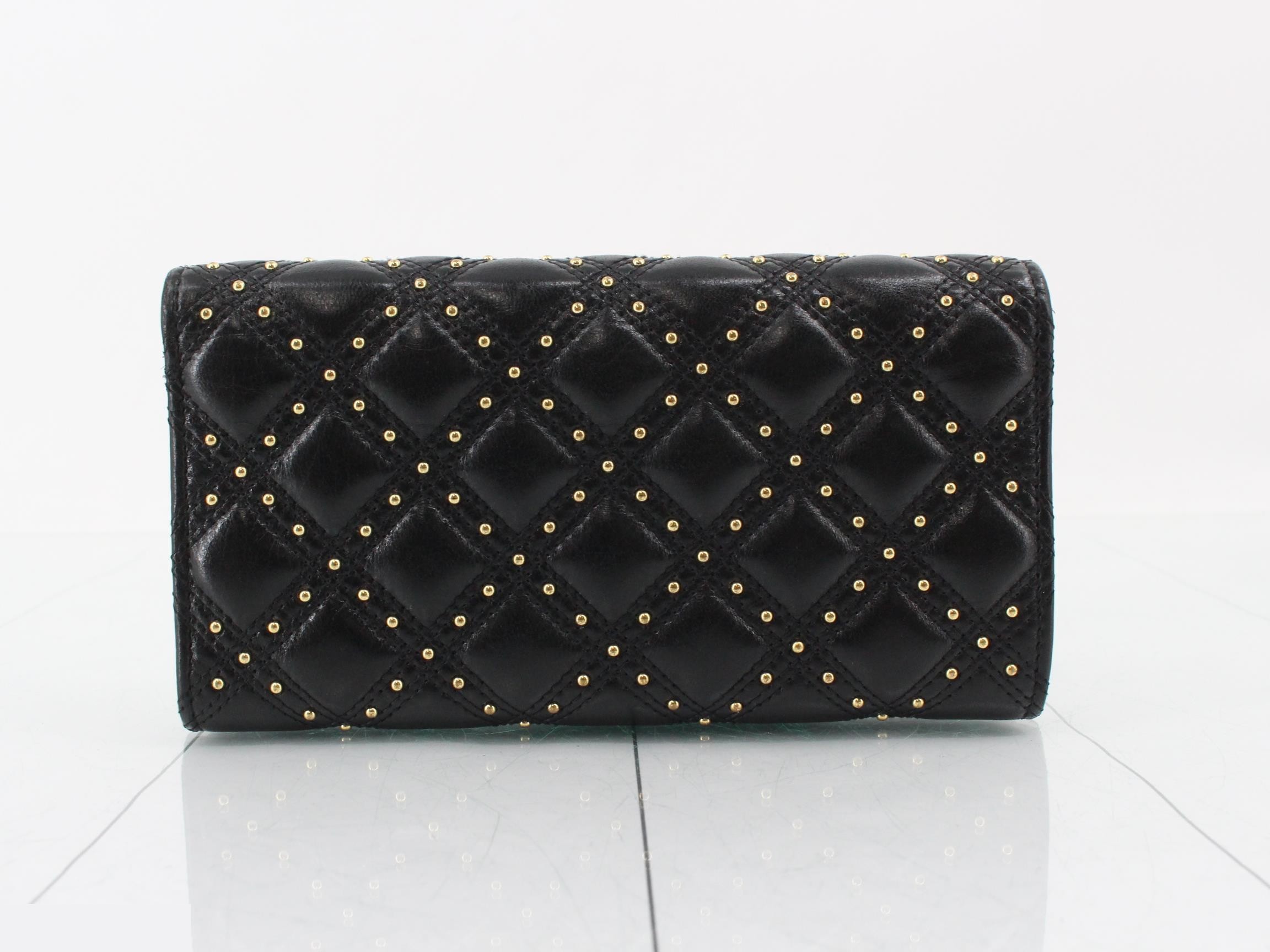 Matelassé long wallet, serial number 26 series, stored item, black. — view 2