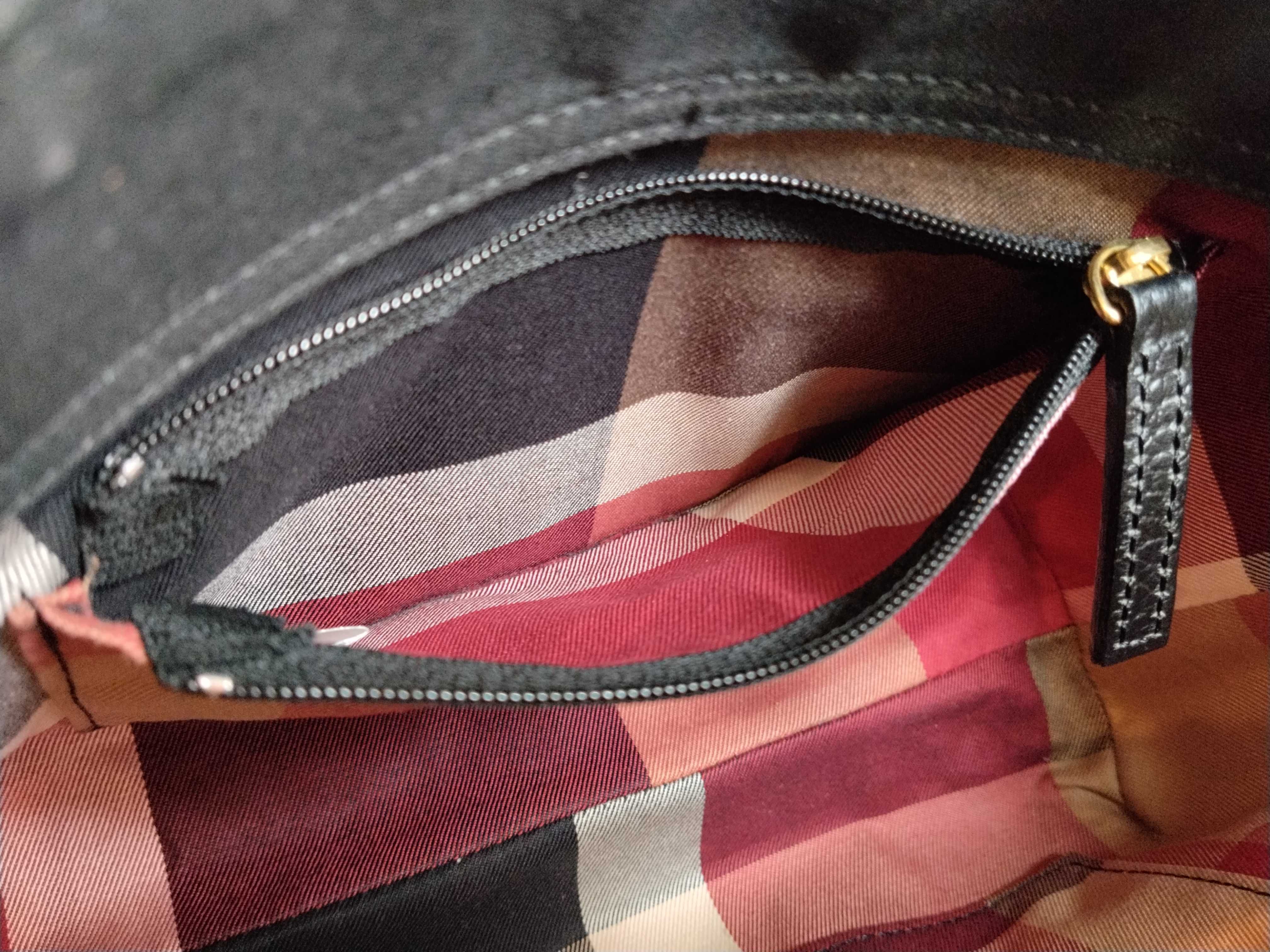 Blue Label Leather Black One-Shoulder Bag — view 12