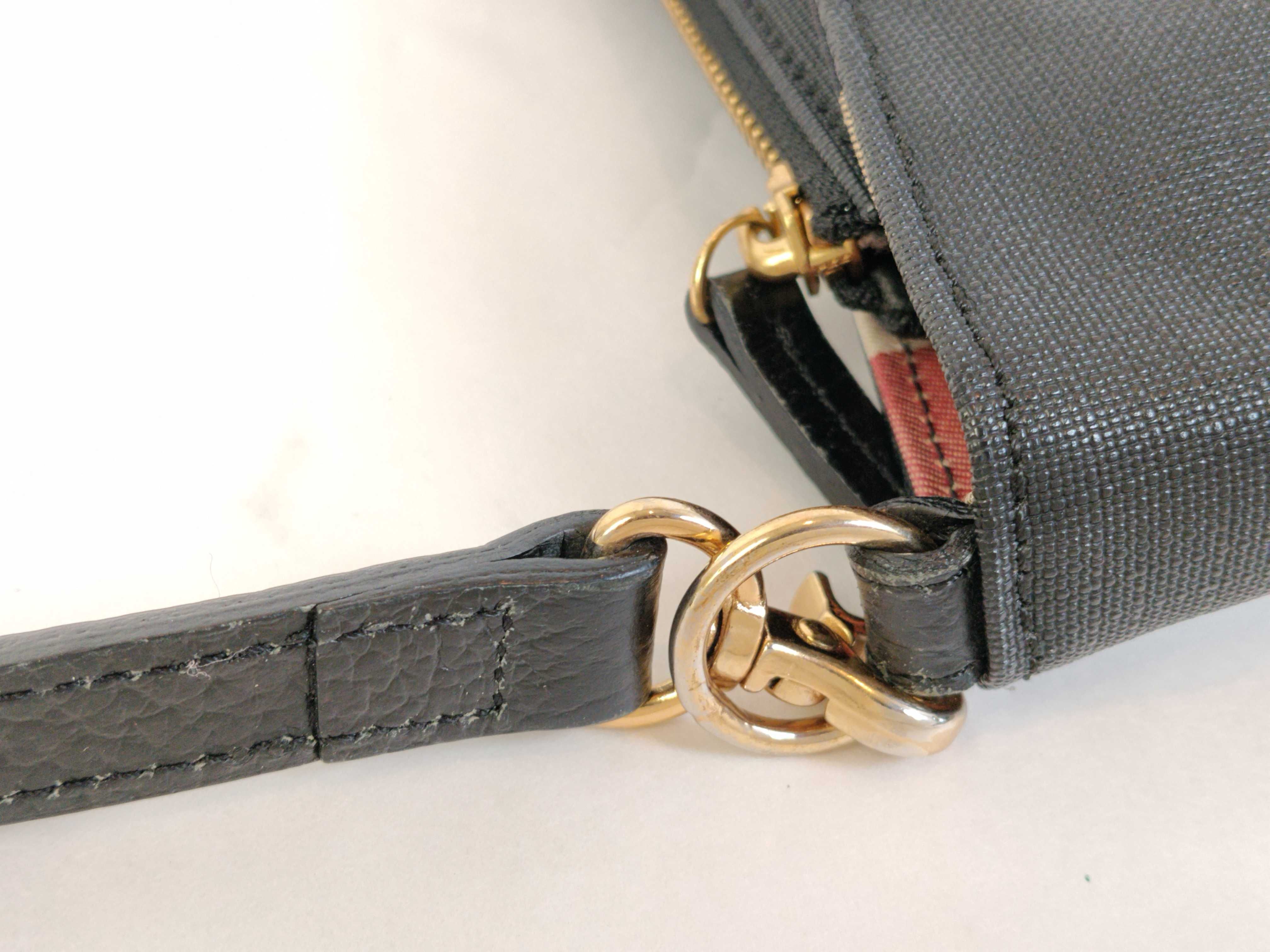 Blue Label Leather Black One-Shoulder Bag — view 5