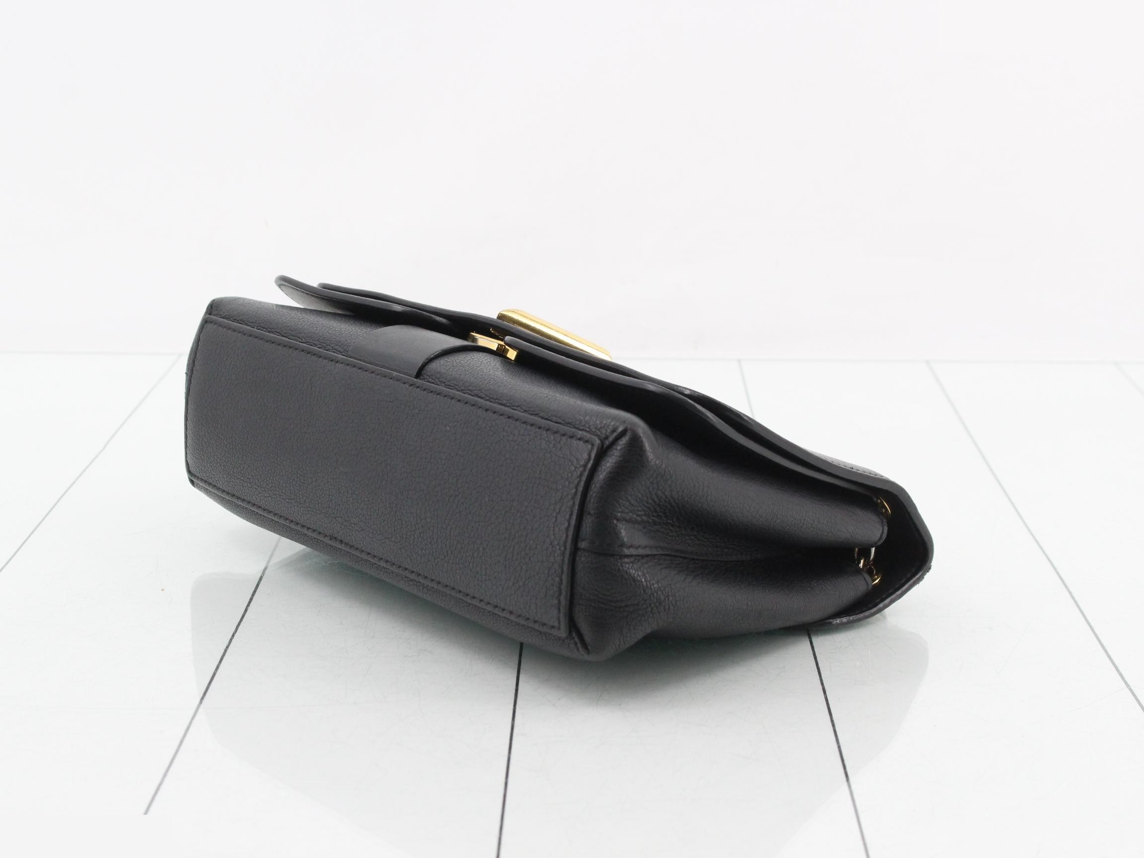 Very Chain Bag 2-Way Handbag — view 6