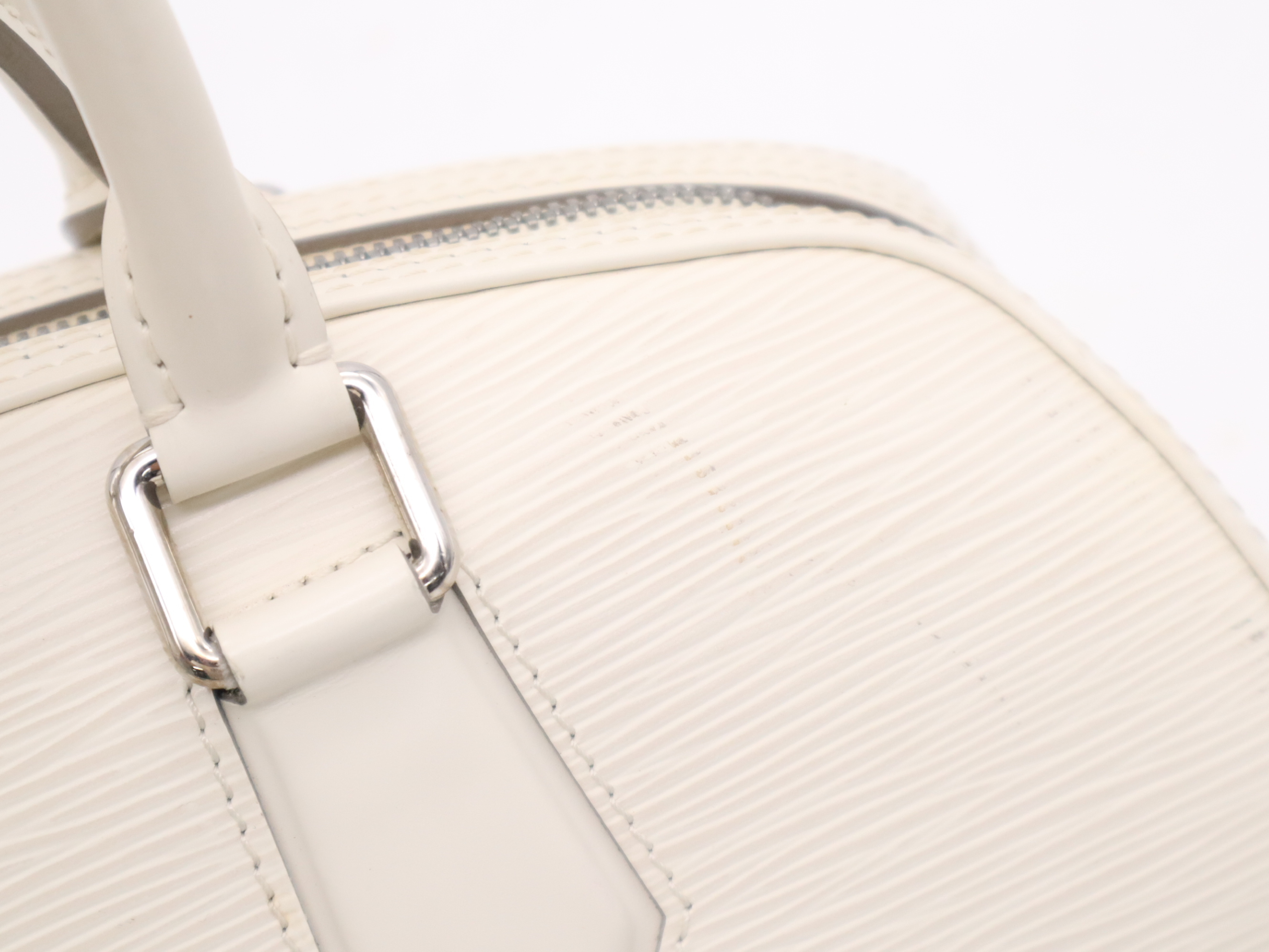 M5285J Epi Jasmine Ivoire Shoulder Bag — view 9
