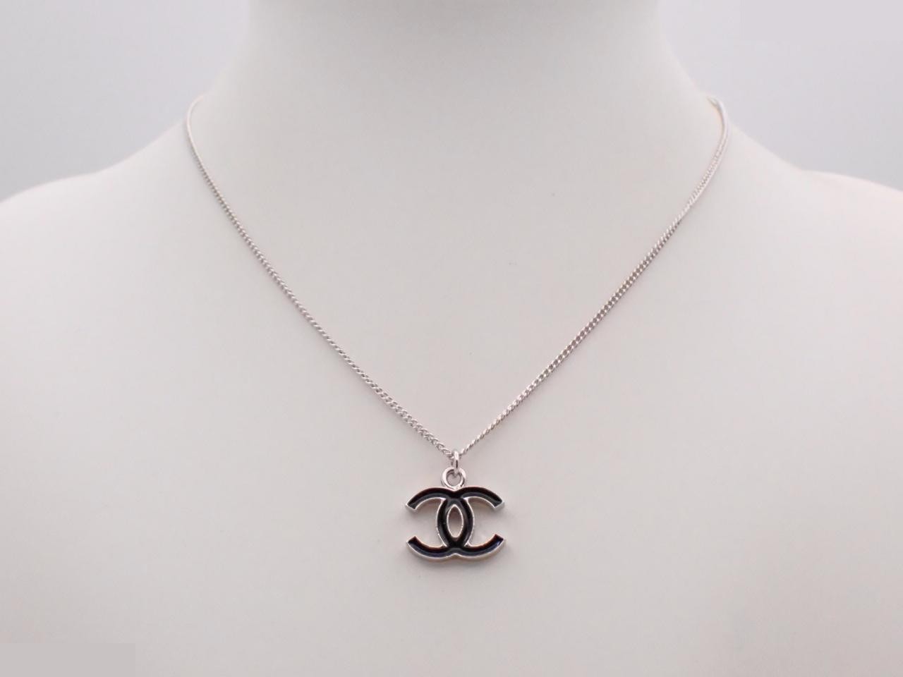 Necklace, Coco Mark design, chain approximately 42cm, black, 05V — view 3