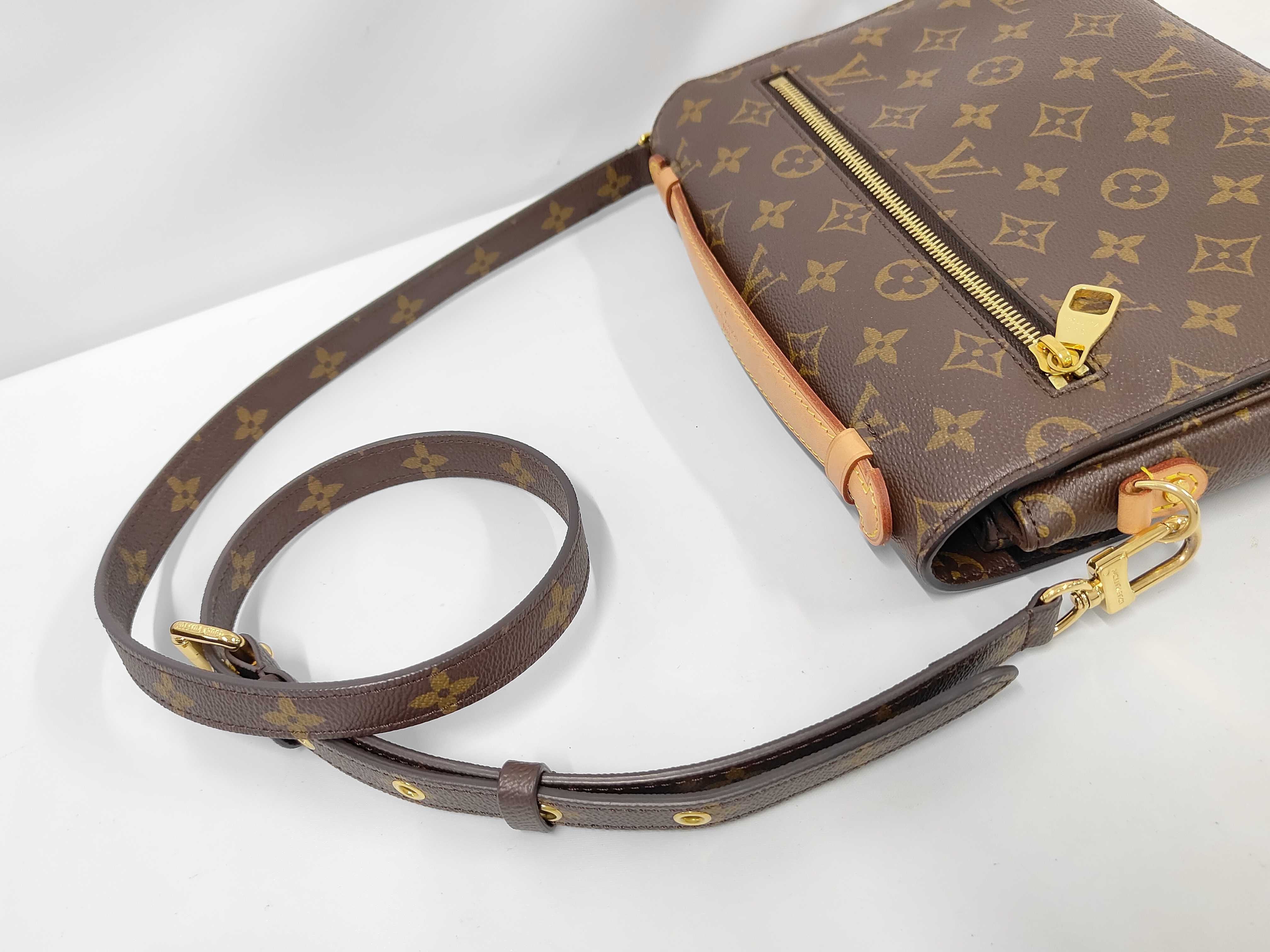 Pochette Métis MM M44875 Shoulder Bag — view 5