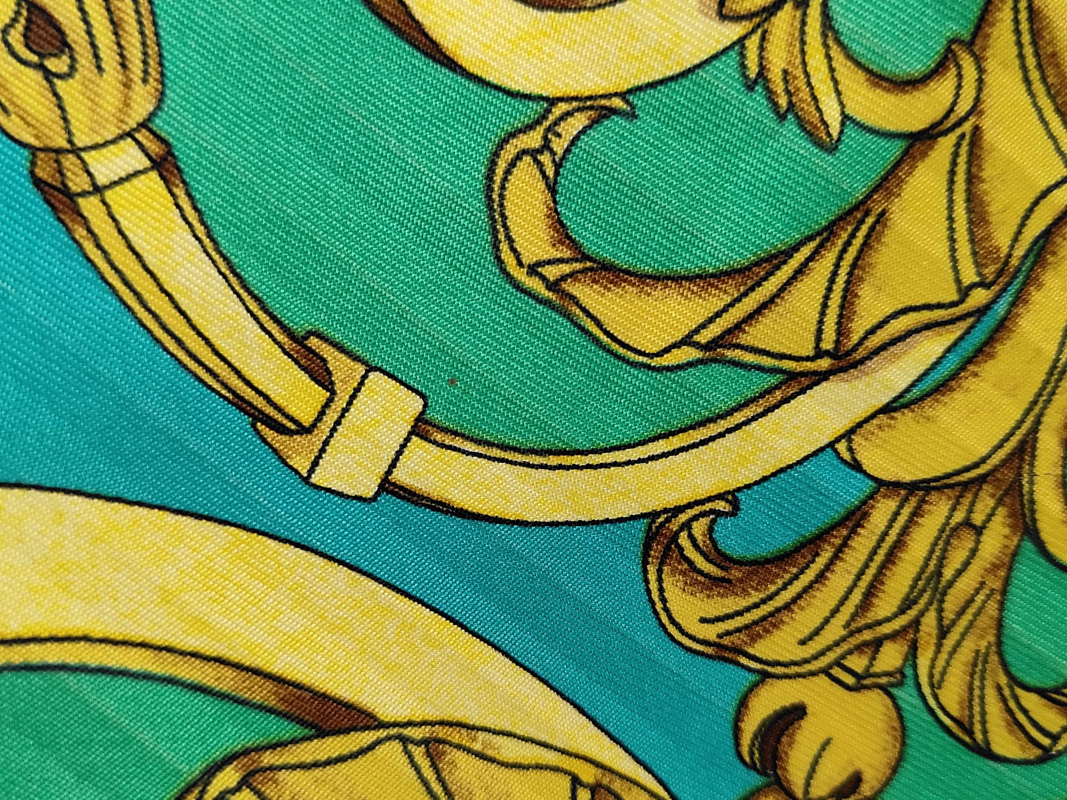 scarf, carré, tie clip, cufflinks — view 6